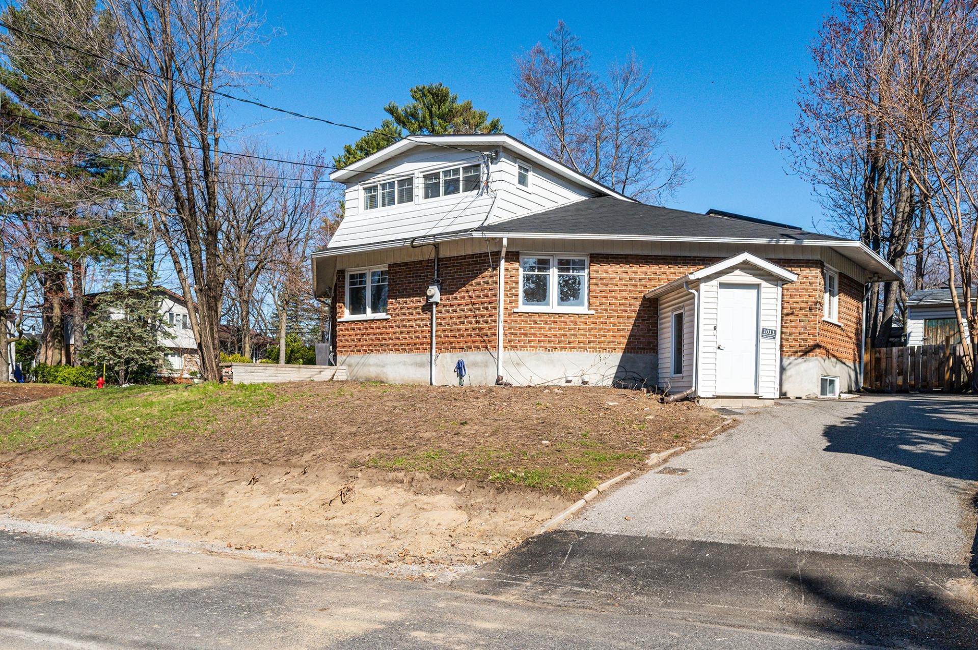 









1011


Rue Lapointe

,
Terrebonne (Lachenaie),




QC
J6W5H2

