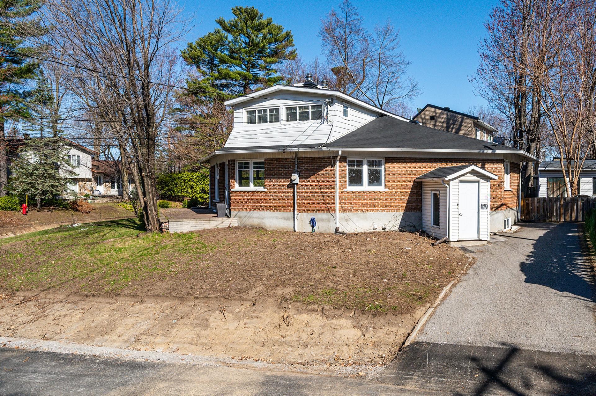 









1011


Rue Lapointe

,
Terrebonne (Lachenaie),




QC
J6W5H2


