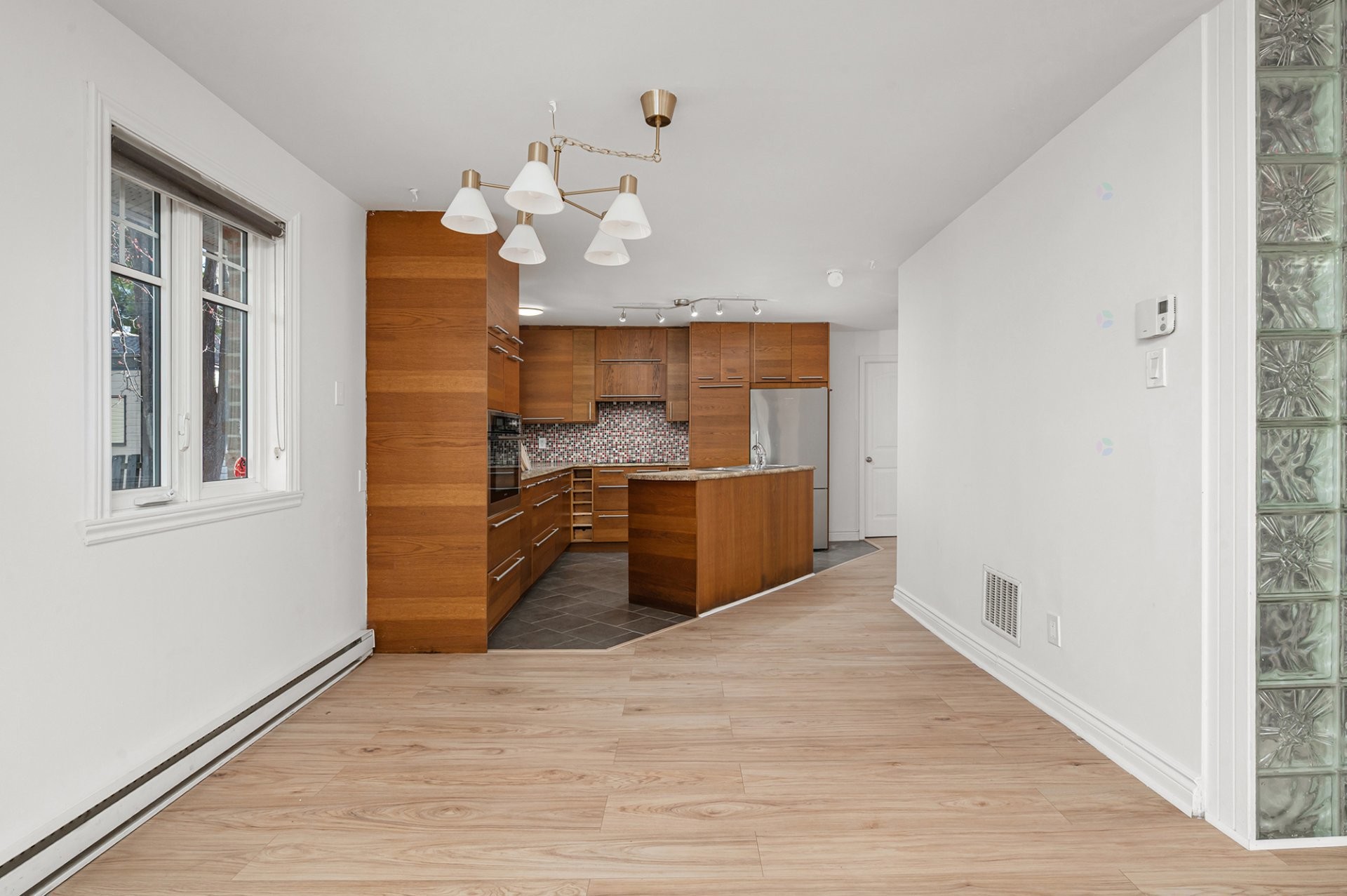 









1011


Rue Lapointe

,
Terrebonne (Lachenaie),




QC
J6W5H2

