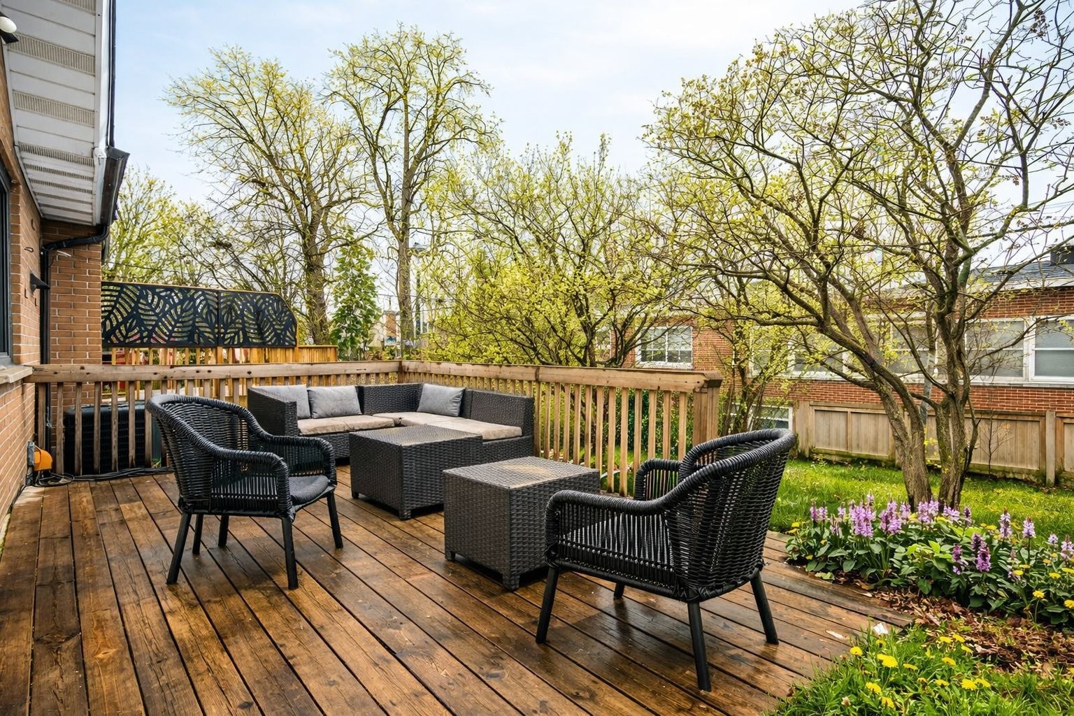 









5758


Av. Wolseley

,
Côte-Saint-Luc,




QC
H4W2L7

