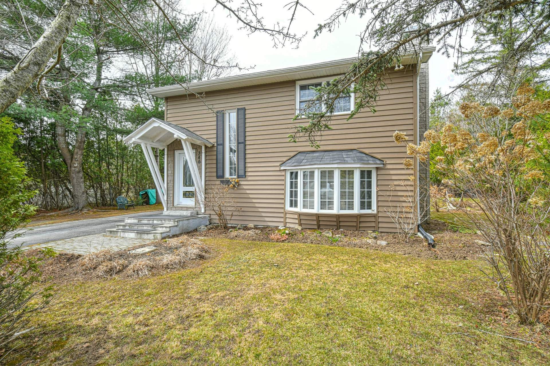 









340


Rue des Plaines

,
Sainte-Adèle,




QC
J8B1P6

