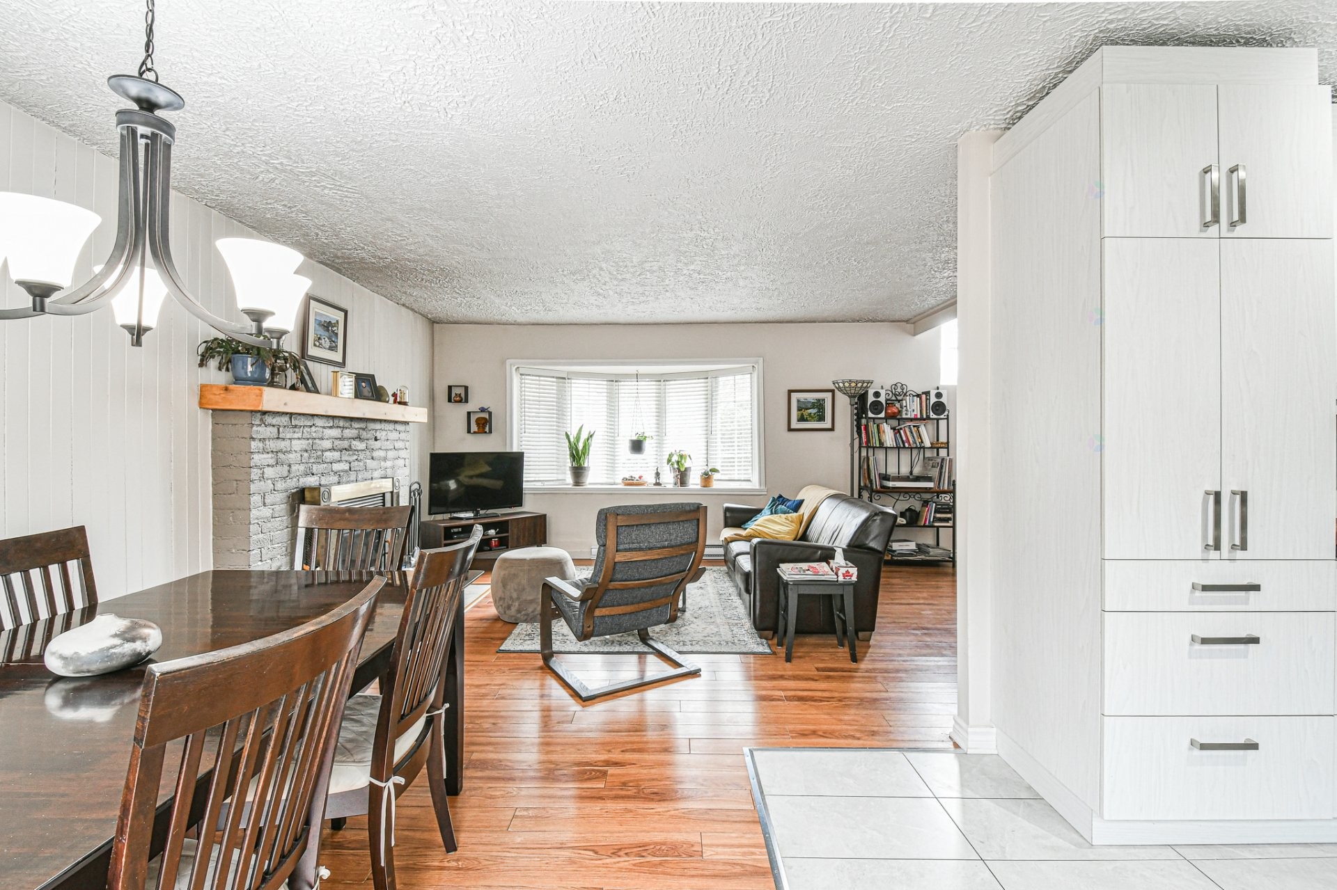 









340


Rue des Plaines

,
Sainte-Adèle,




QC
J8B1P6

