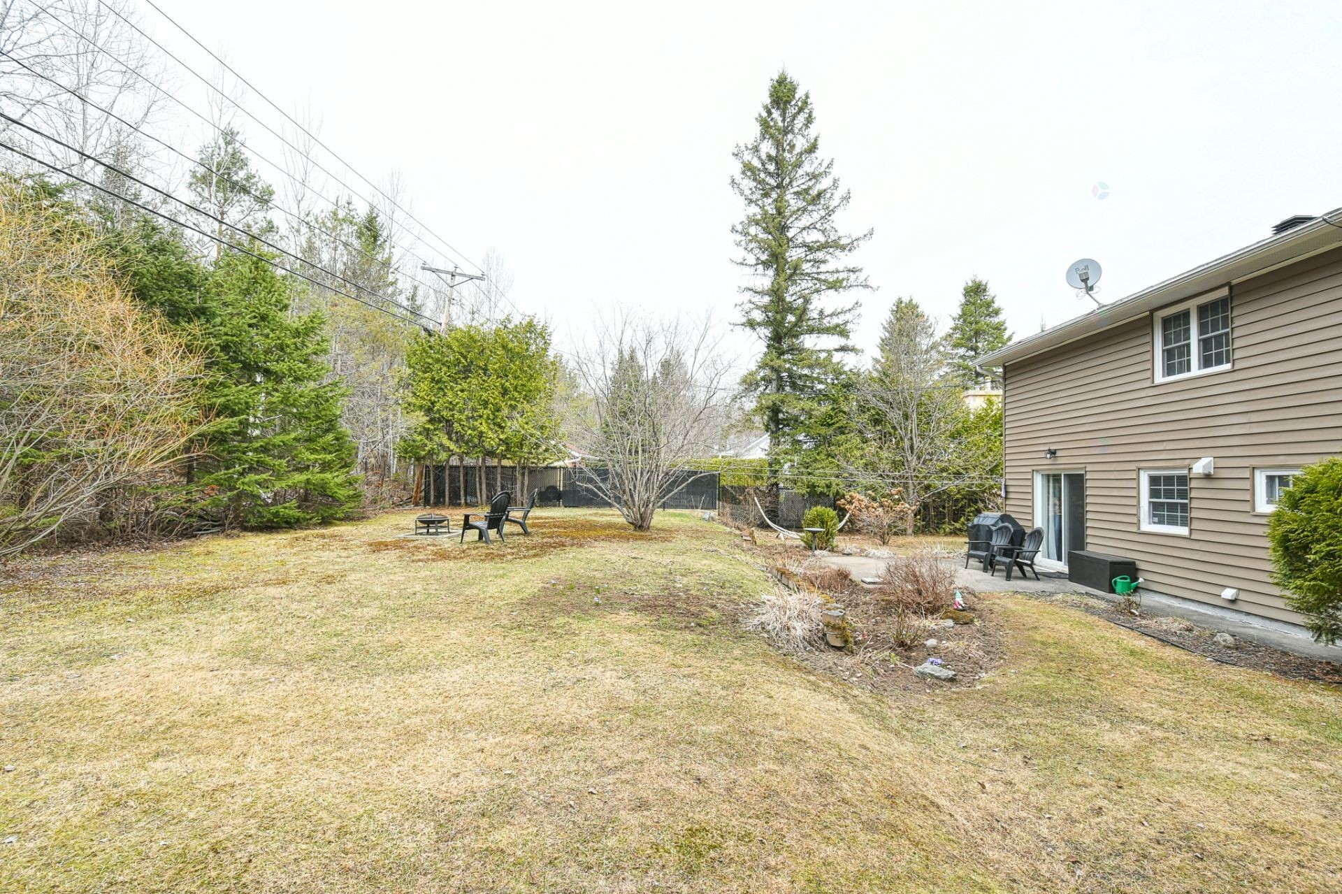 









340


Rue des Plaines

,
Sainte-Adèle,




QC
J8B1P6


