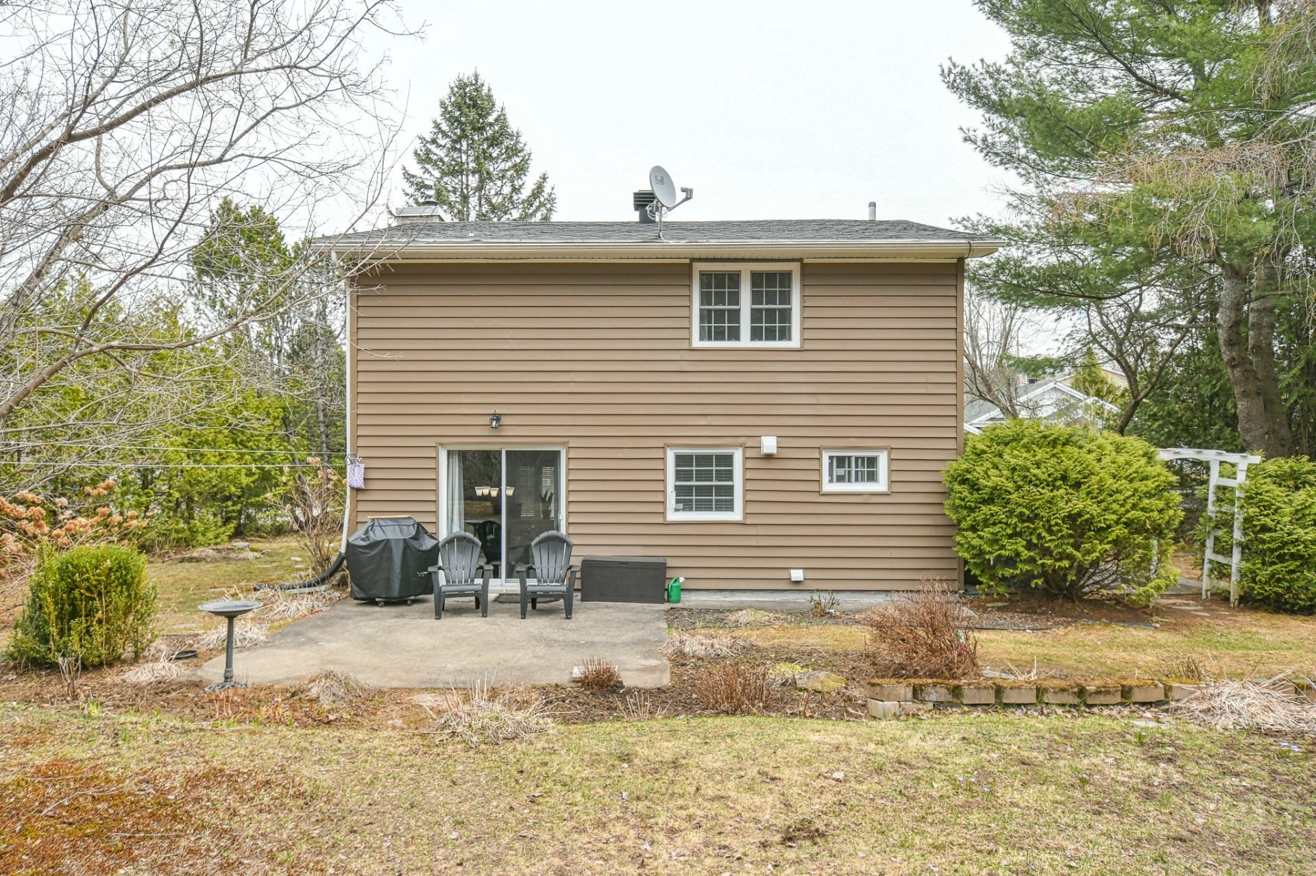 









340


Rue des Plaines

,
Sainte-Adèle,




QC
J8B1P6

