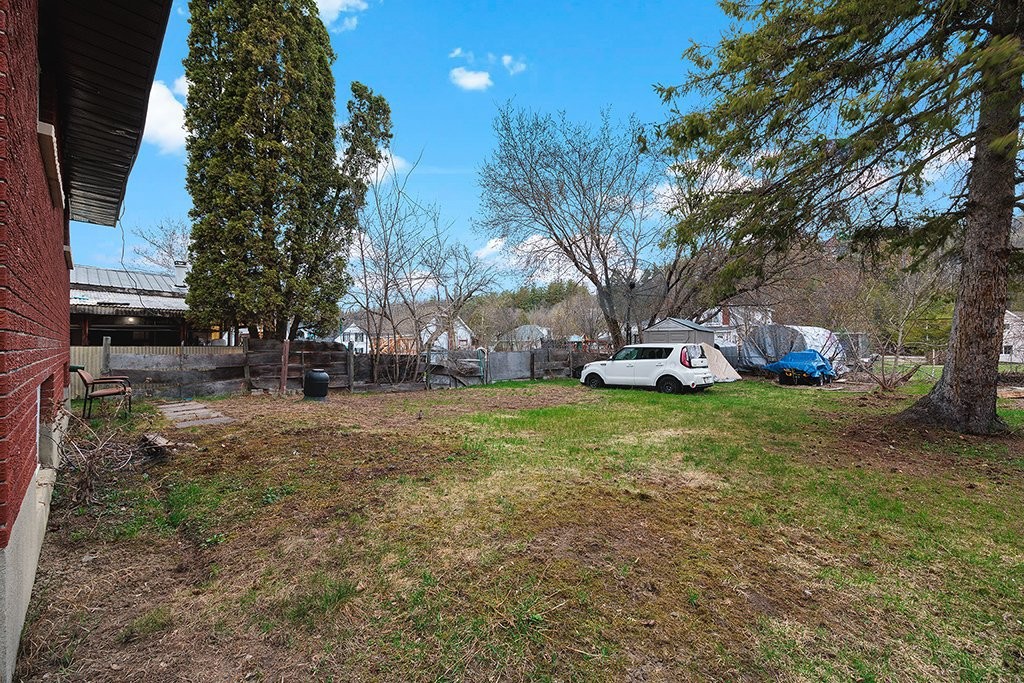 









842


Rue Principale

,
Bryson,




QC
J0X1H0

