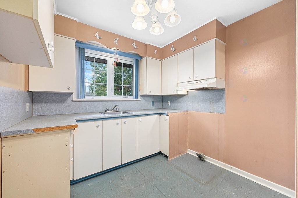 









842


Rue Principale

,
Bryson,




QC
J0X1H0

