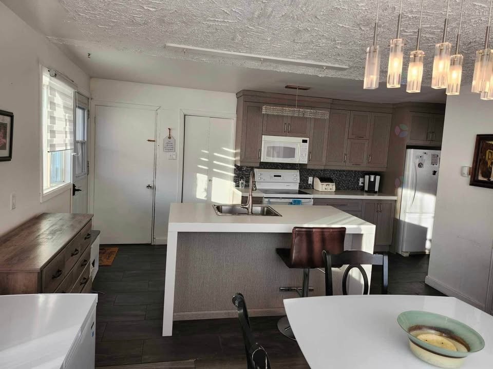 









910

 - 916


Rue d'Odessa

,
Laval (Fabreville),




QC
H7P3X2

