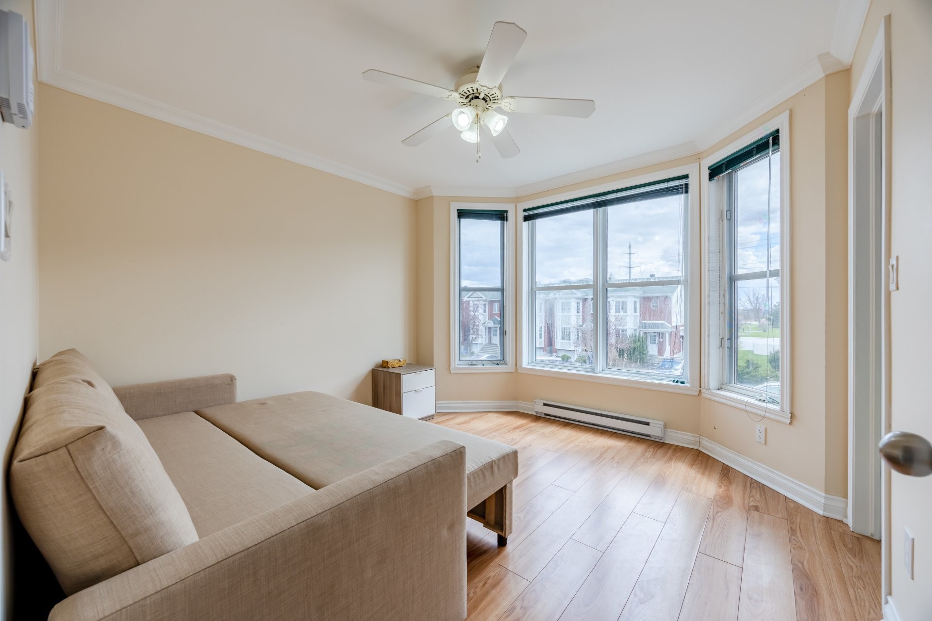 









9855


Crois. Rochelle

,
Brossard,




QC
J4X2W8

