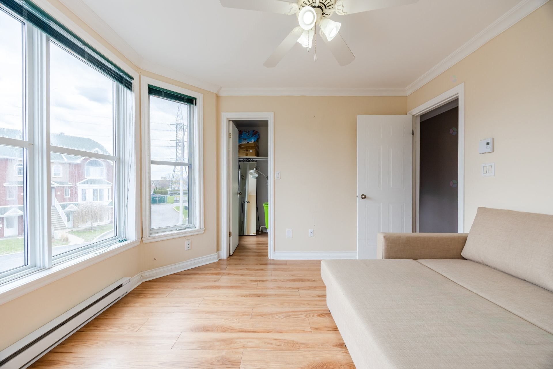 









9855


Crois. Rochelle

,
Brossard,




QC
J4X2W8

