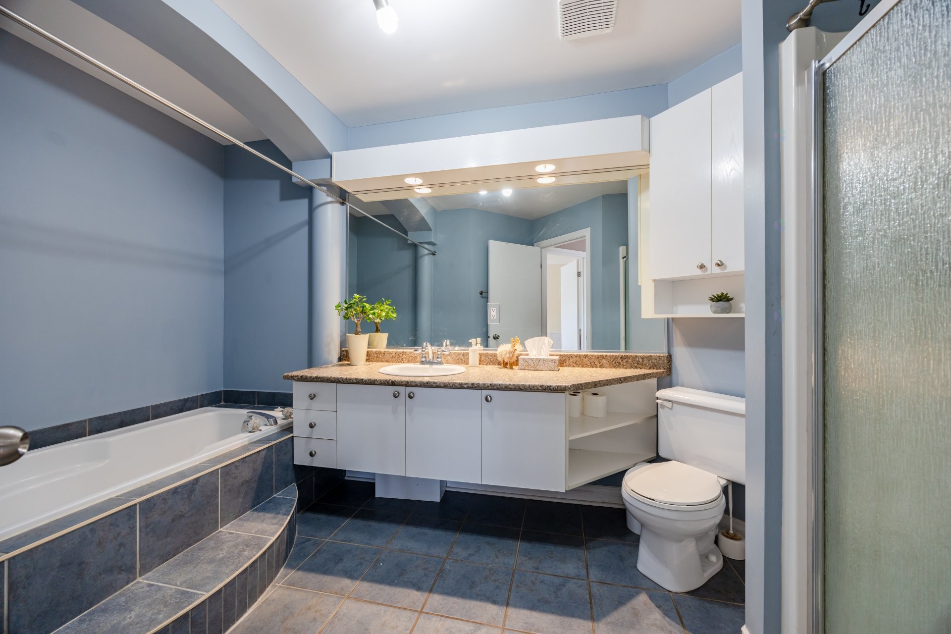









9855


Crois. Rochelle

,
Brossard,




QC
J4X2W8

