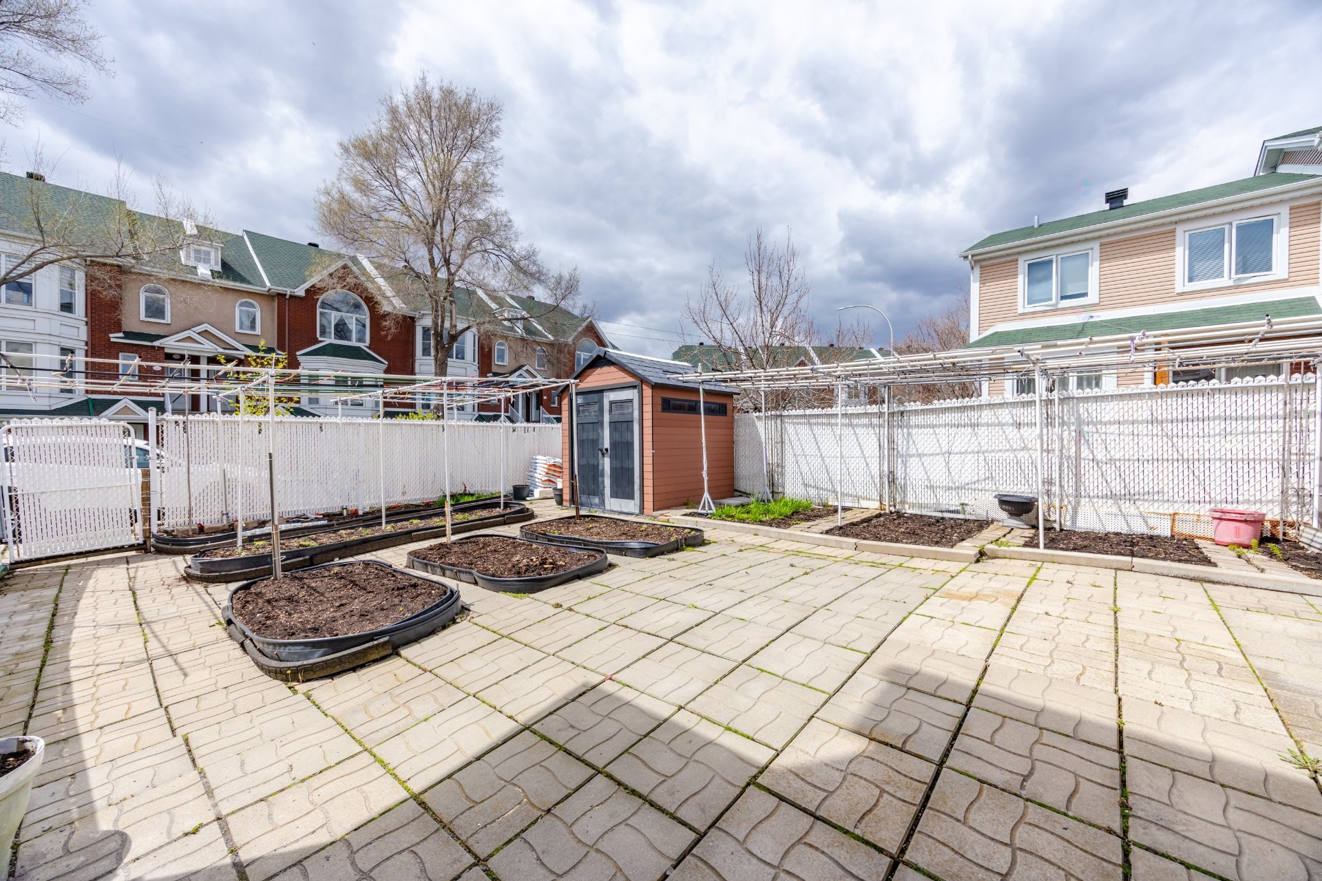 









9855


Crois. Rochelle

,
Brossard,




QC
J4X2W8

