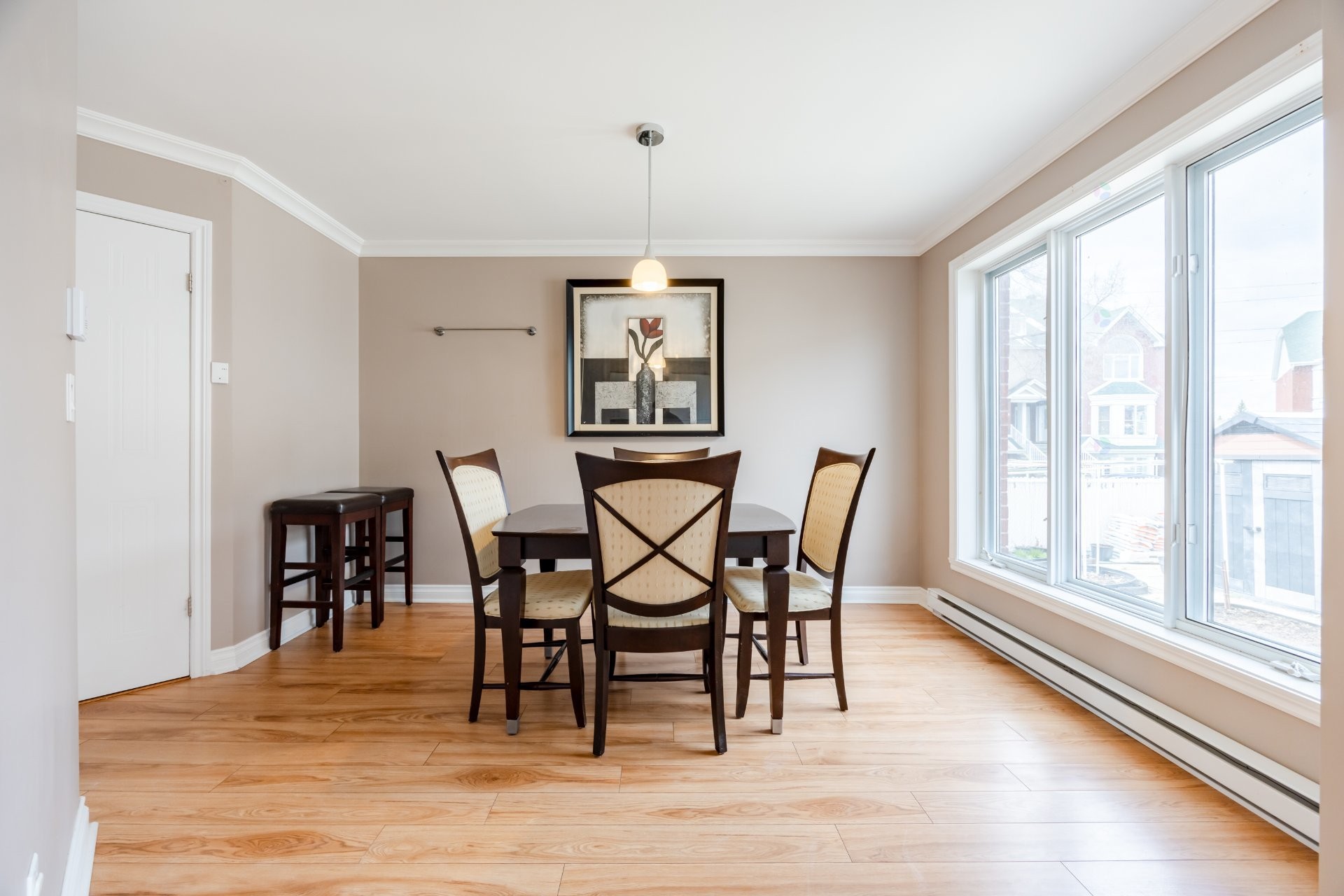 









9855


Crois. Rochelle

,
Brossard,




QC
J4X2W8

