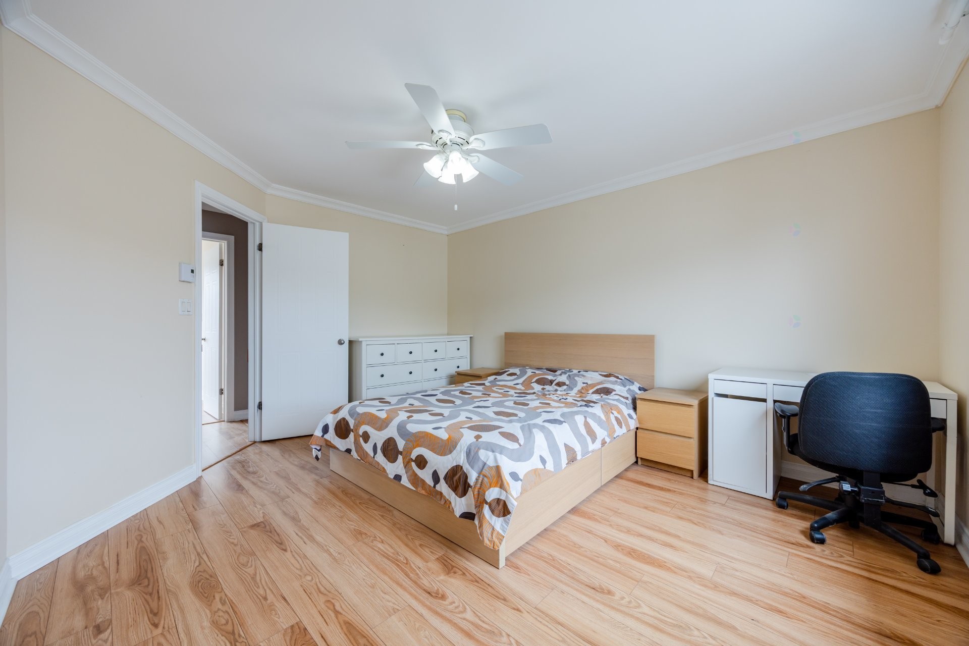 









9855


Crois. Rochelle

,
Brossard,




QC
J4X2W8

