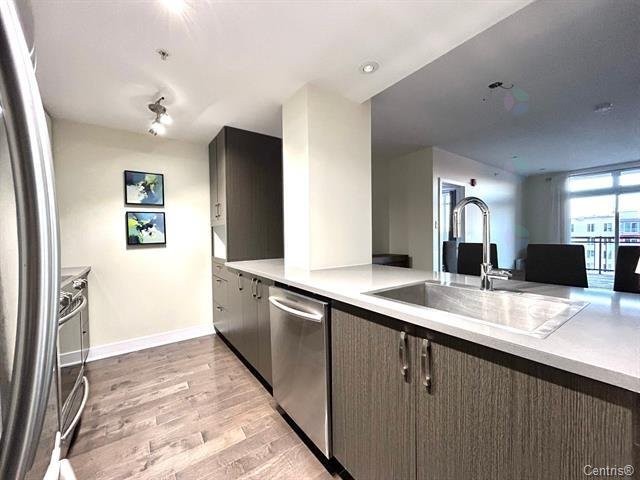 









2160


Av. Terry-Fox

, 711,
Laval (Chomedey),




QC
H7T3B7

