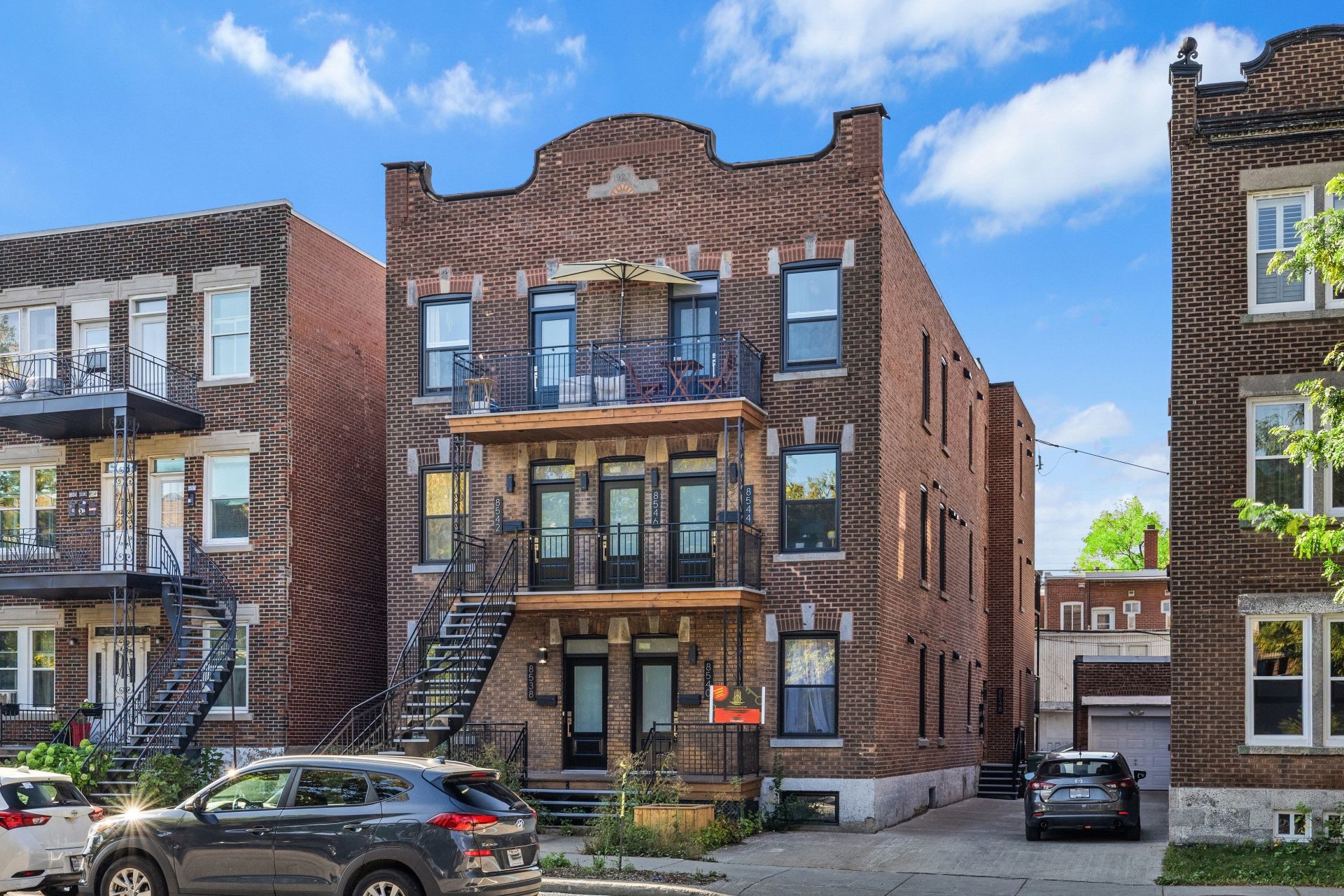 









8538

 - 8548


Rue St-Denis

,
Montréal (Villeray/Saint-Michel/Parc-Extension),




QC
H2P2H2

