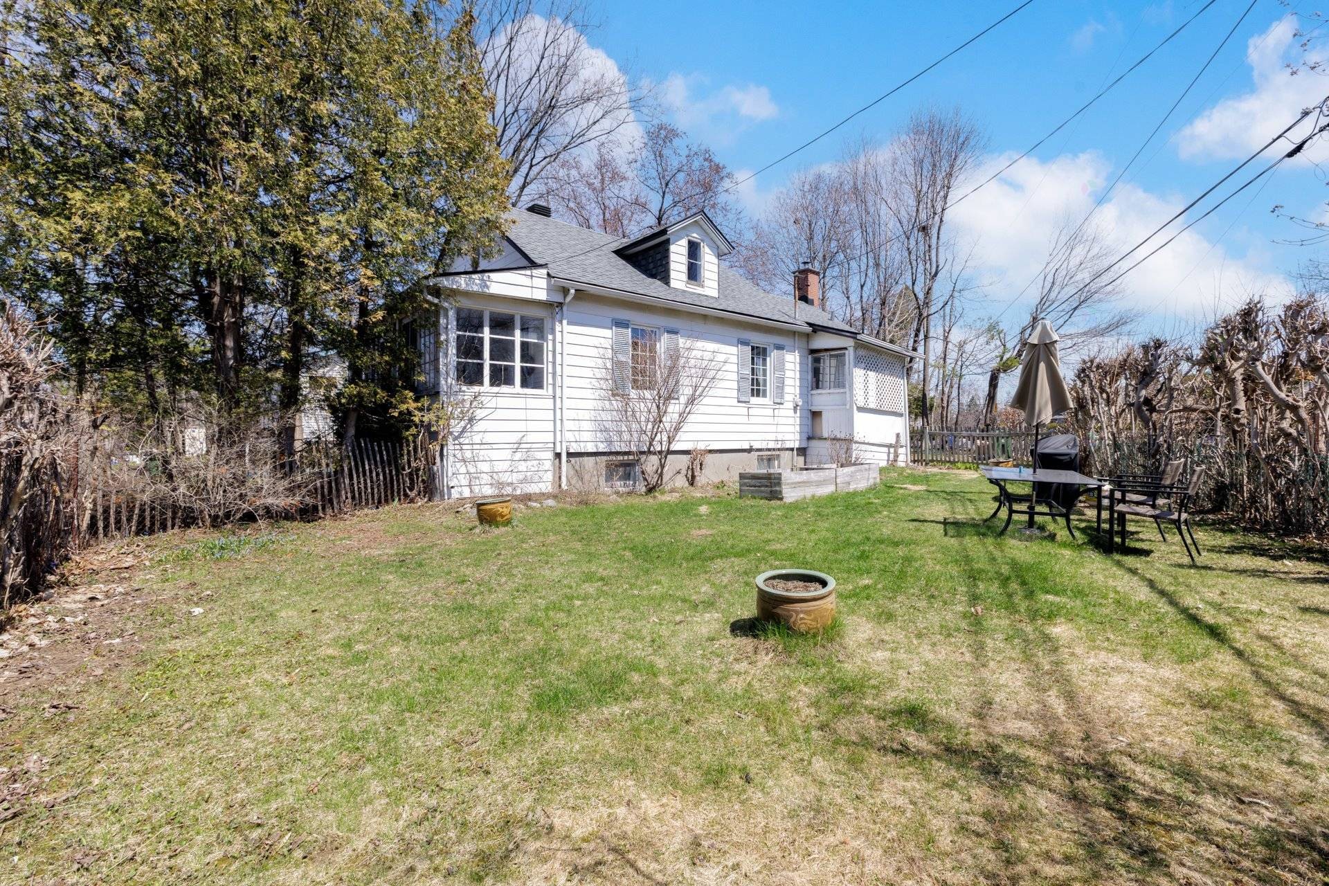 









25


Av. Queen

,
Pointe-Claire,




QC
H9R4G1


