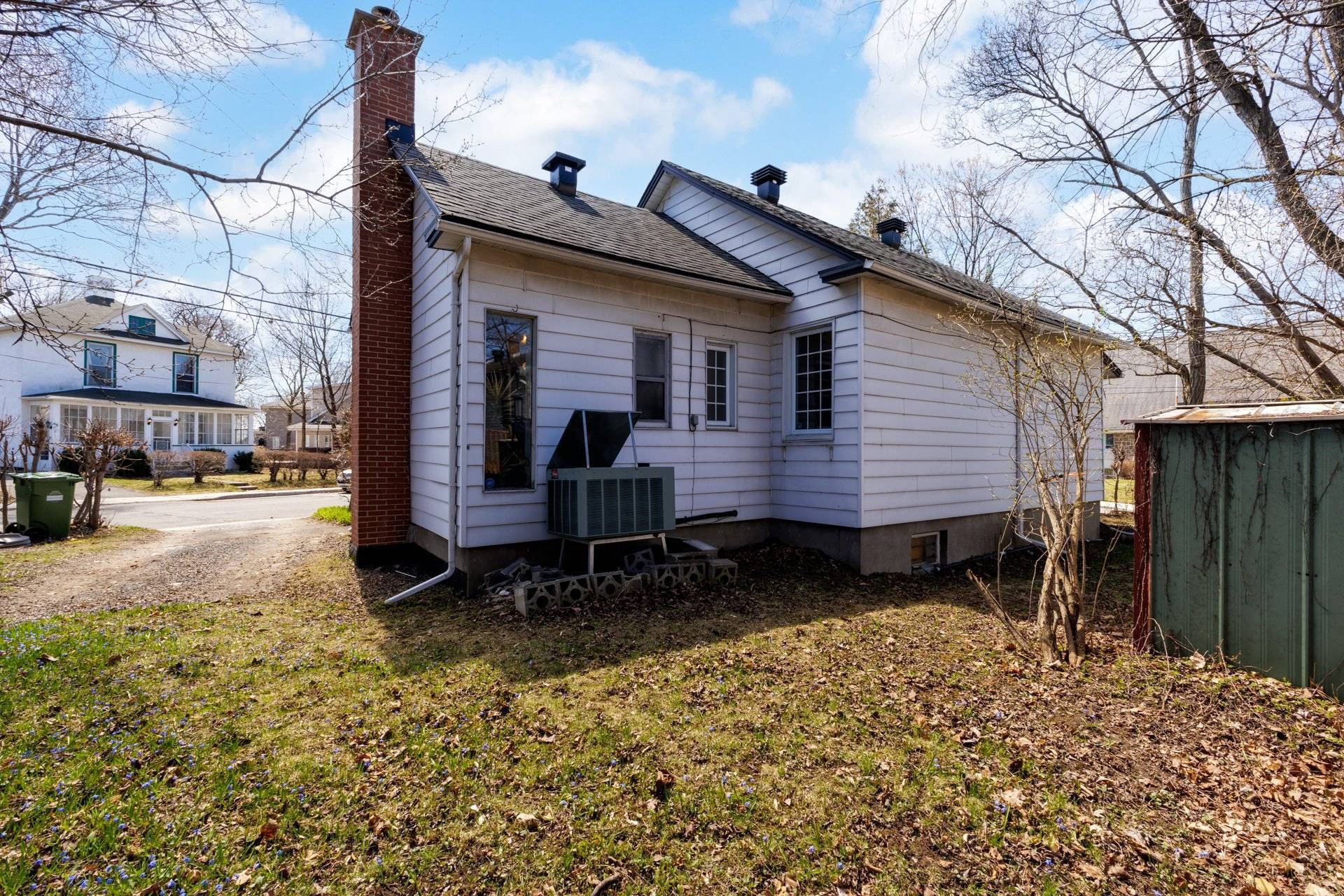 









25


Av. Queen

,
Pointe-Claire,




QC
H9R4G1

