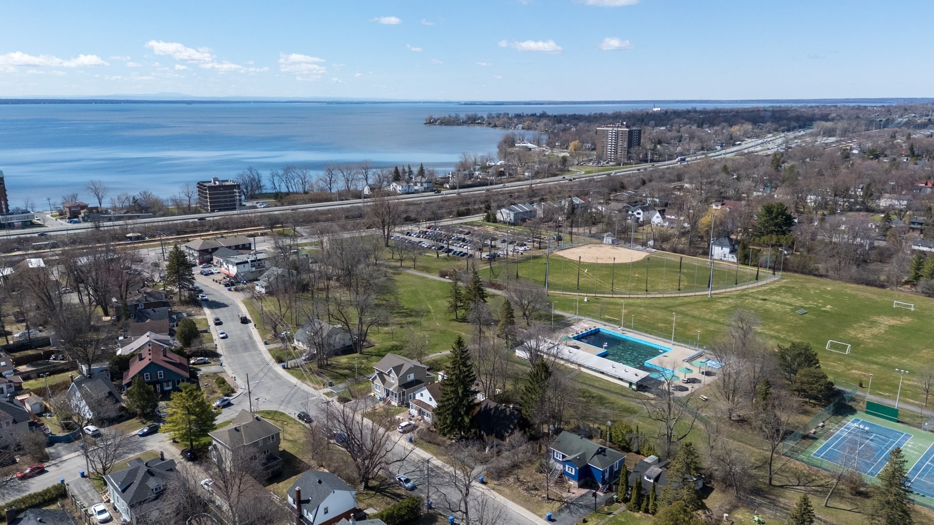 









25


Av. Queen

,
Pointe-Claire,




QC
H9R4G1

