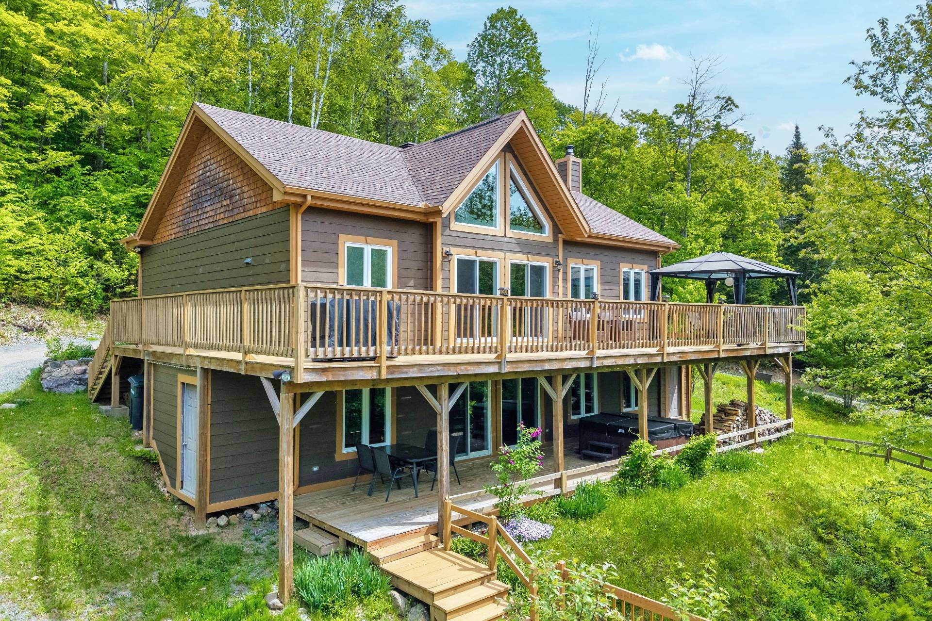 









345

 - 347


Ch. Grenier

,
Lac-Supérieur,




QC
J0T1J0

