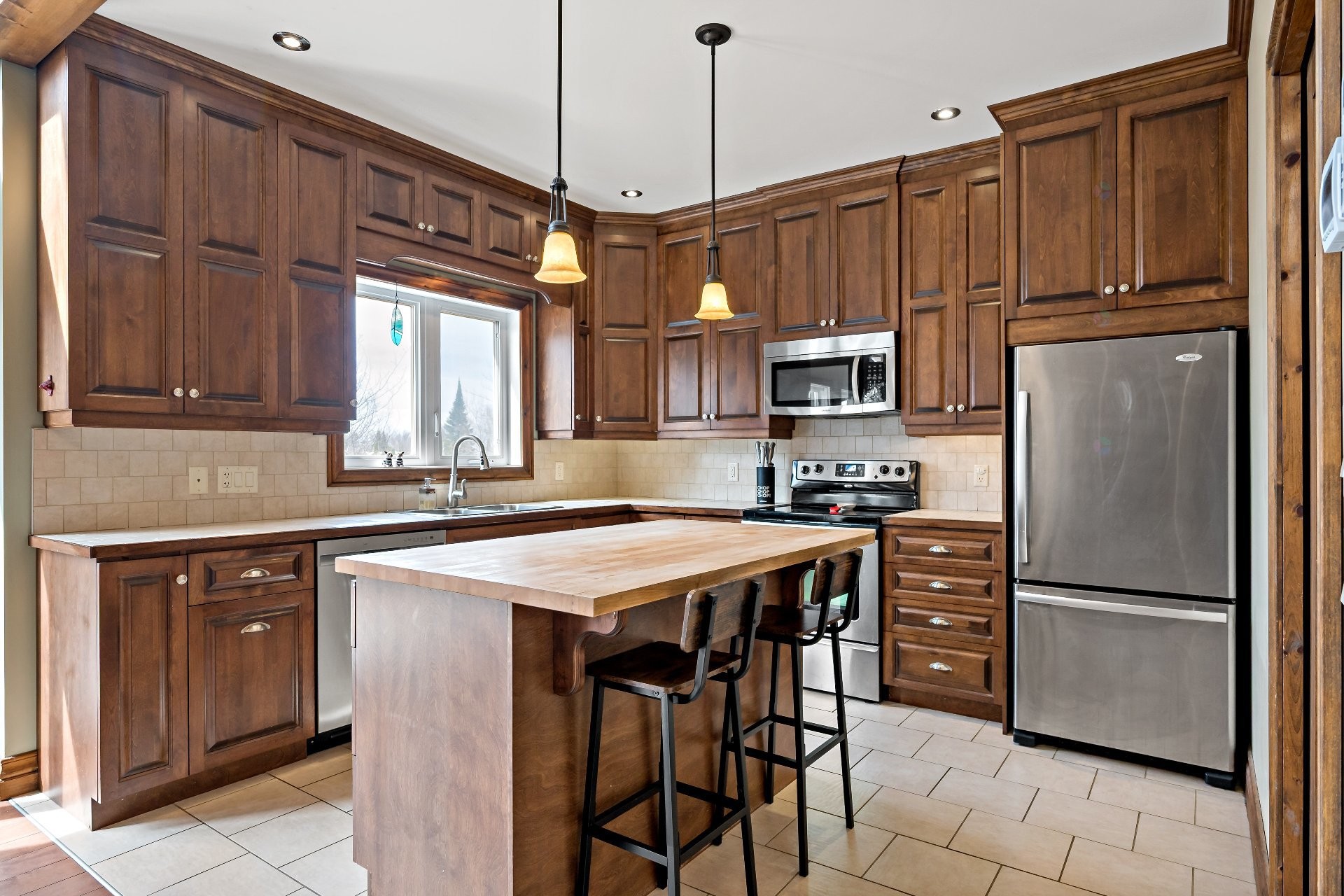 









345

 - 347


Ch. Grenier

,
Lac-Supérieur,




QC
J0T1J0

