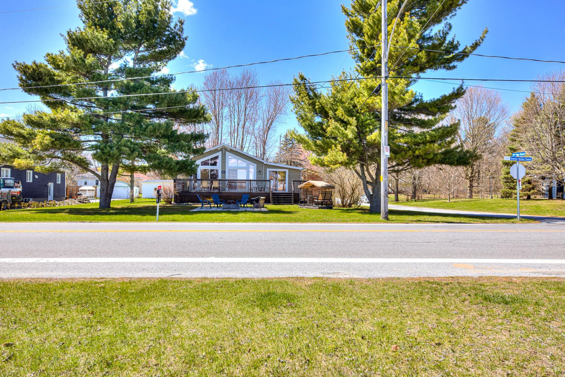 









471


Av. de Venise O.

,
Venise-en-Québec,




QC
J0J2K0

