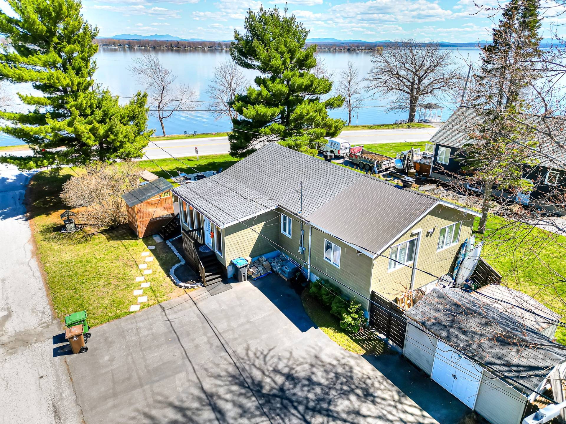 









471


Av. de Venise O.

,
Venise-en-Québec,




QC
J0J2K0


