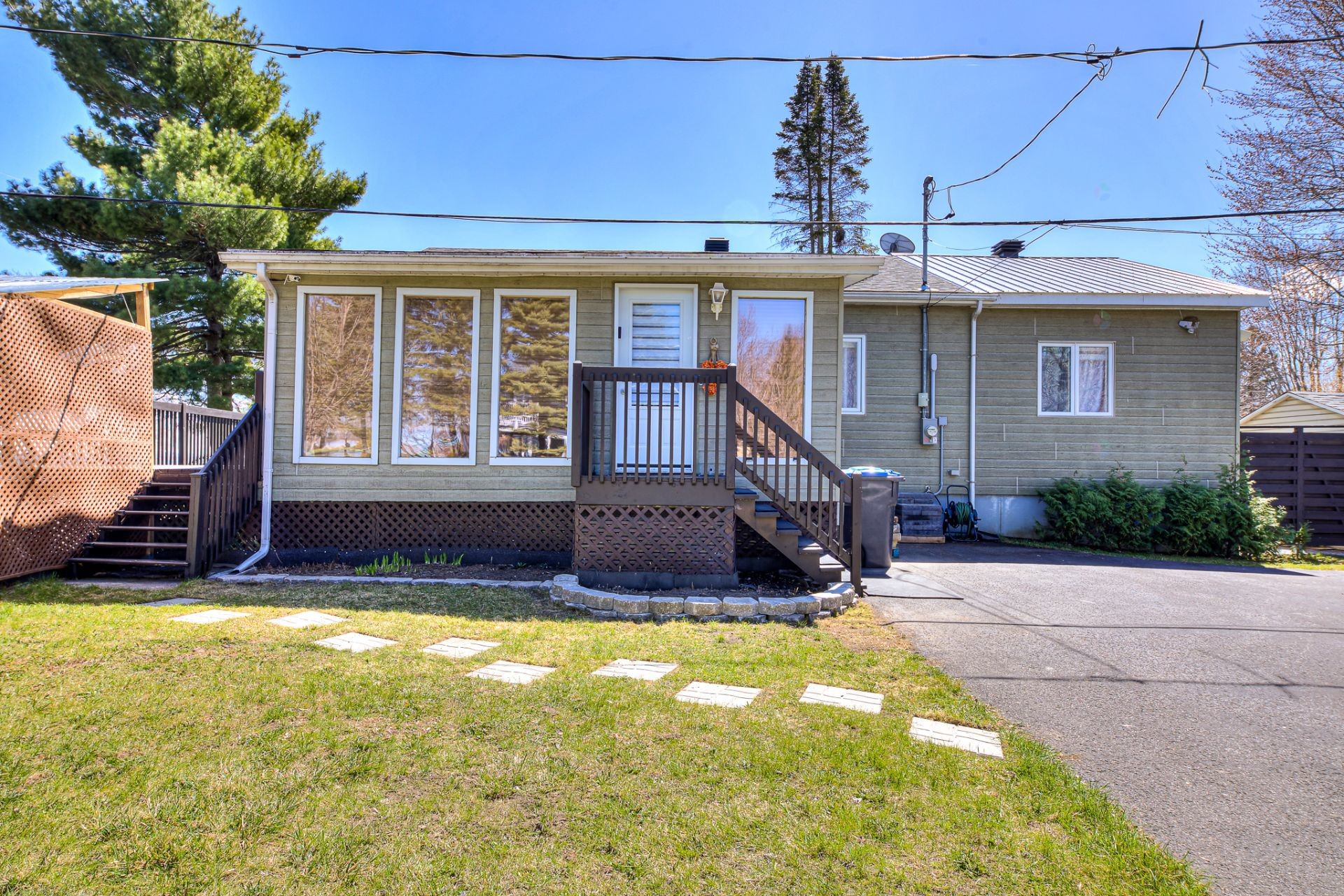 









471


Av. de Venise O.

,
Venise-en-Québec,




QC
J0J2K0

