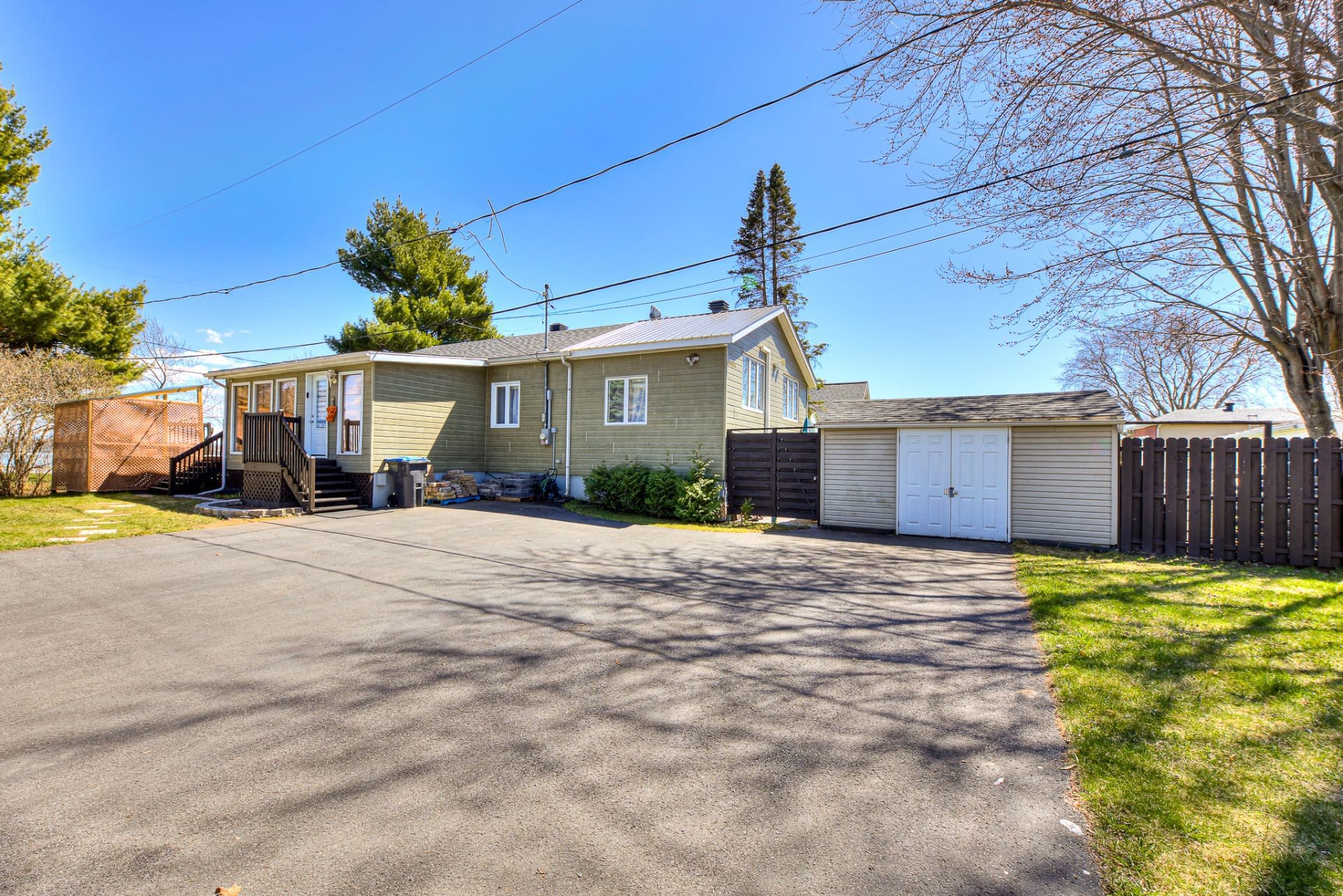 









471


Av. de Venise O.

,
Venise-en-Québec,




QC
J0J2K0

