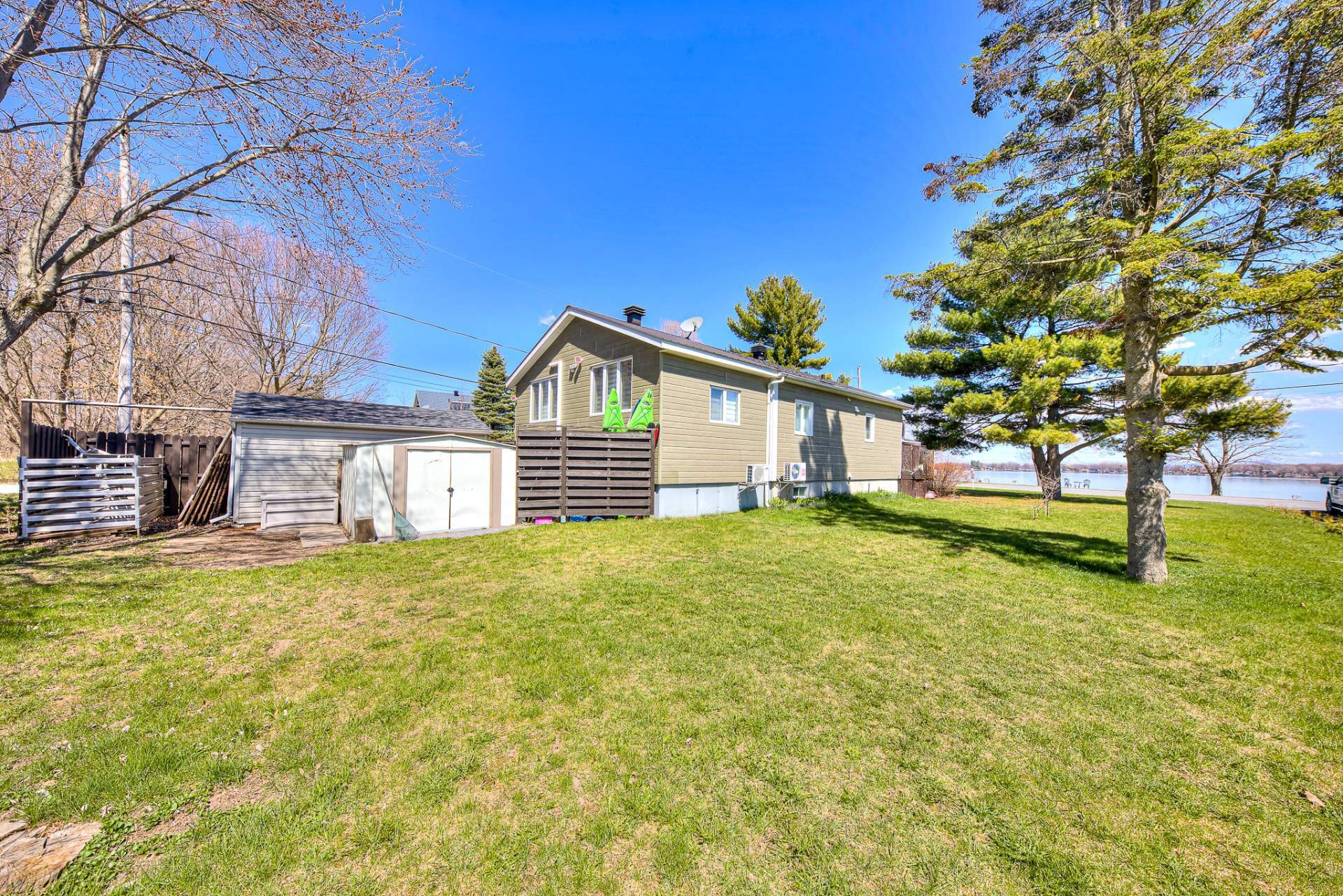 









471


Av. de Venise O.

,
Venise-en-Québec,




QC
J0J2K0

