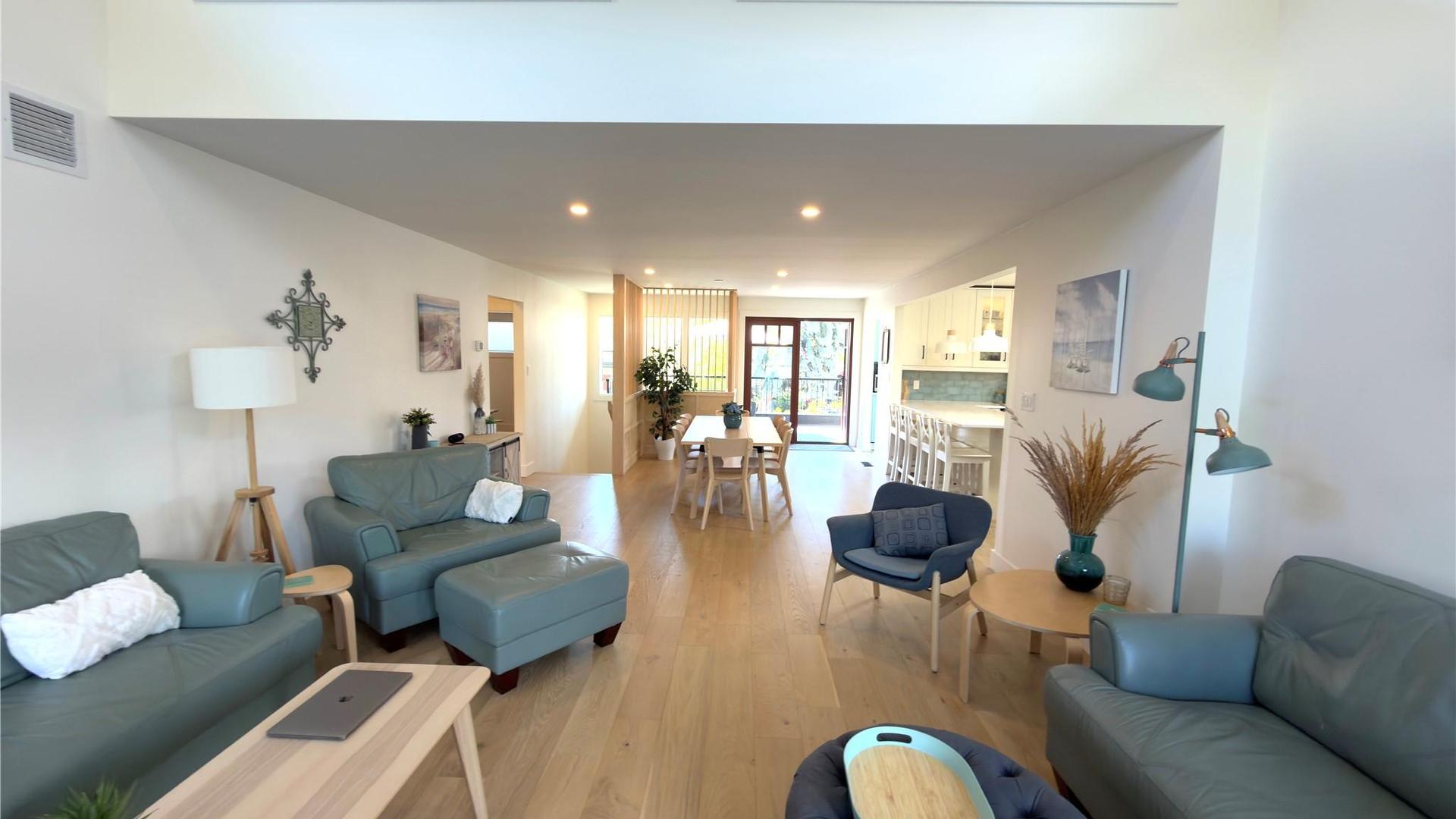 









338


Burne

Avenue,
Kelowna,




BC
V1Y 5P1

