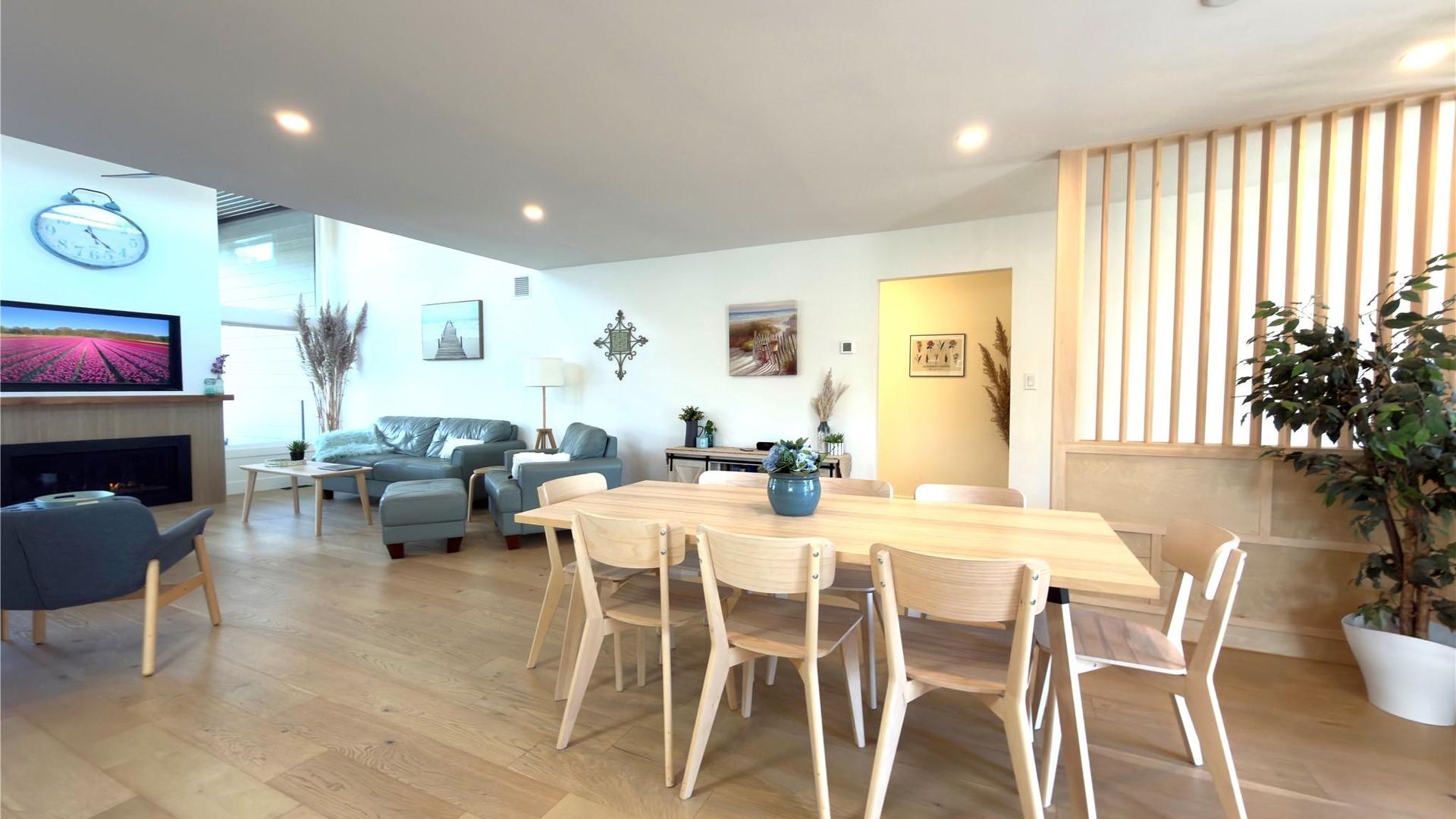 









338


Burne

Avenue,
Kelowna,




BC
V1Y 5P1

