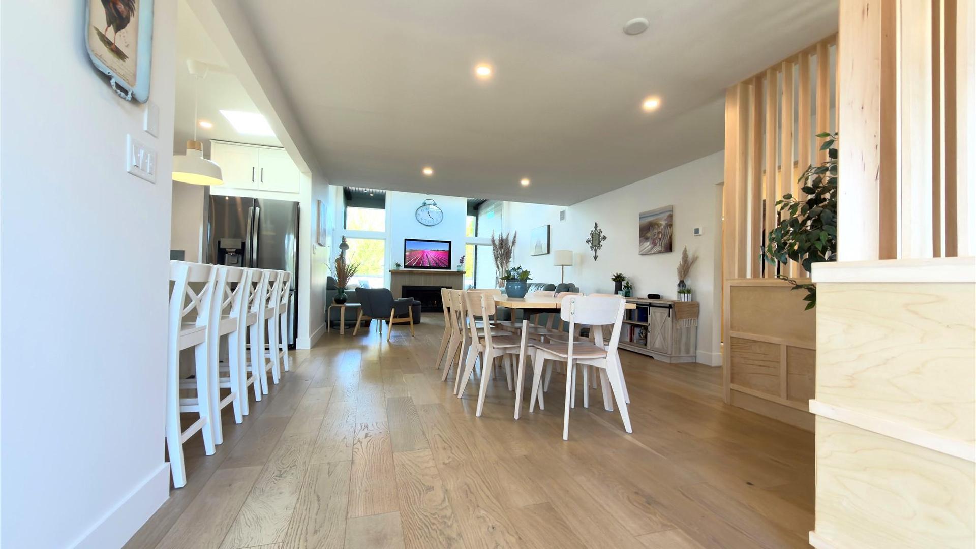 









338


Burne

Avenue,
Kelowna,




BC
V1Y 5P1

