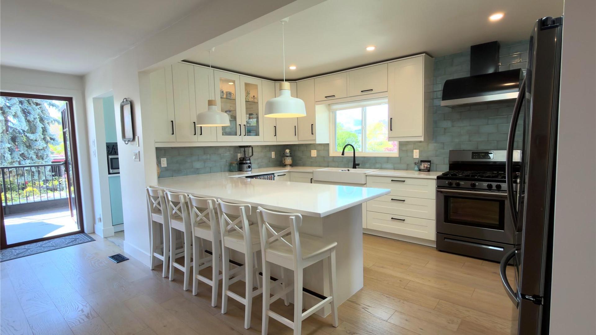 









338


Burne

Avenue,
Kelowna,




BC
V1Y 5P1

