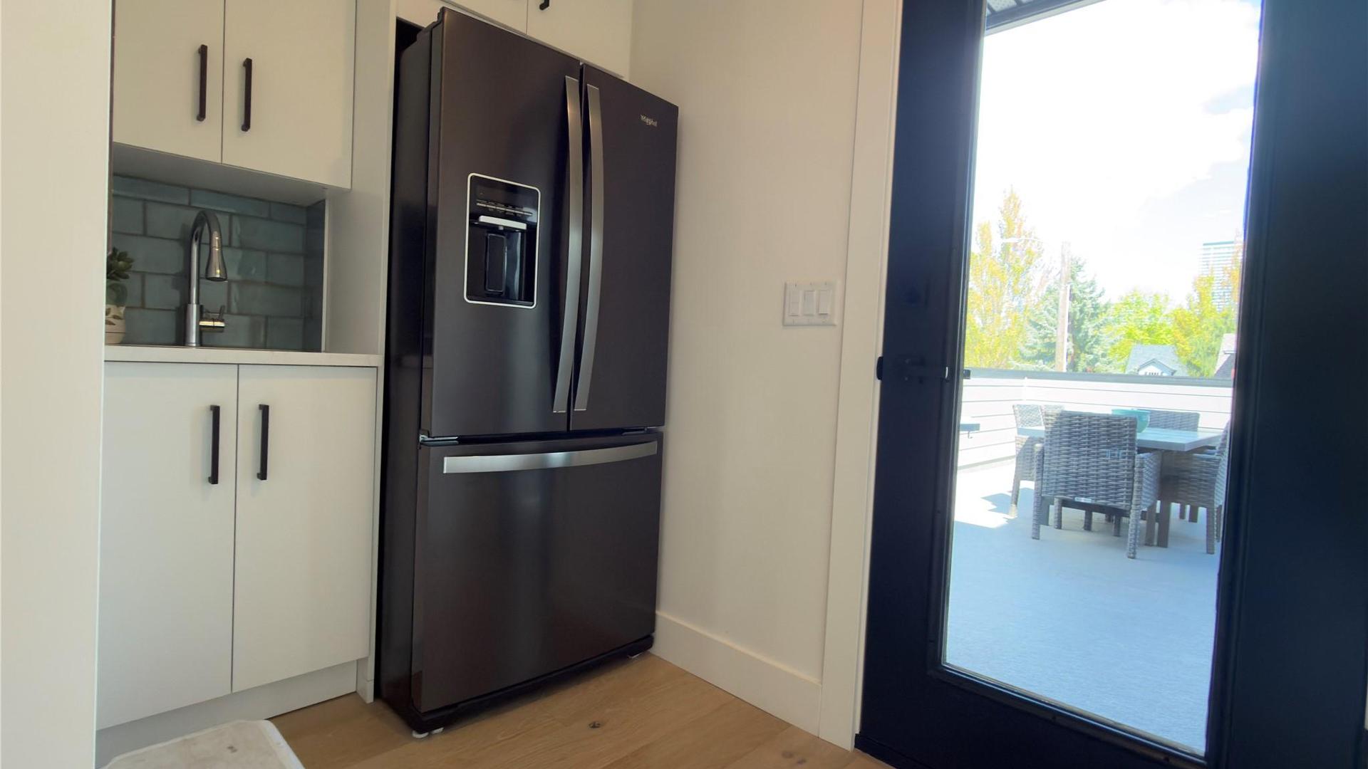 









338


Burne

Avenue,
Kelowna,




BC
V1Y 5P1

