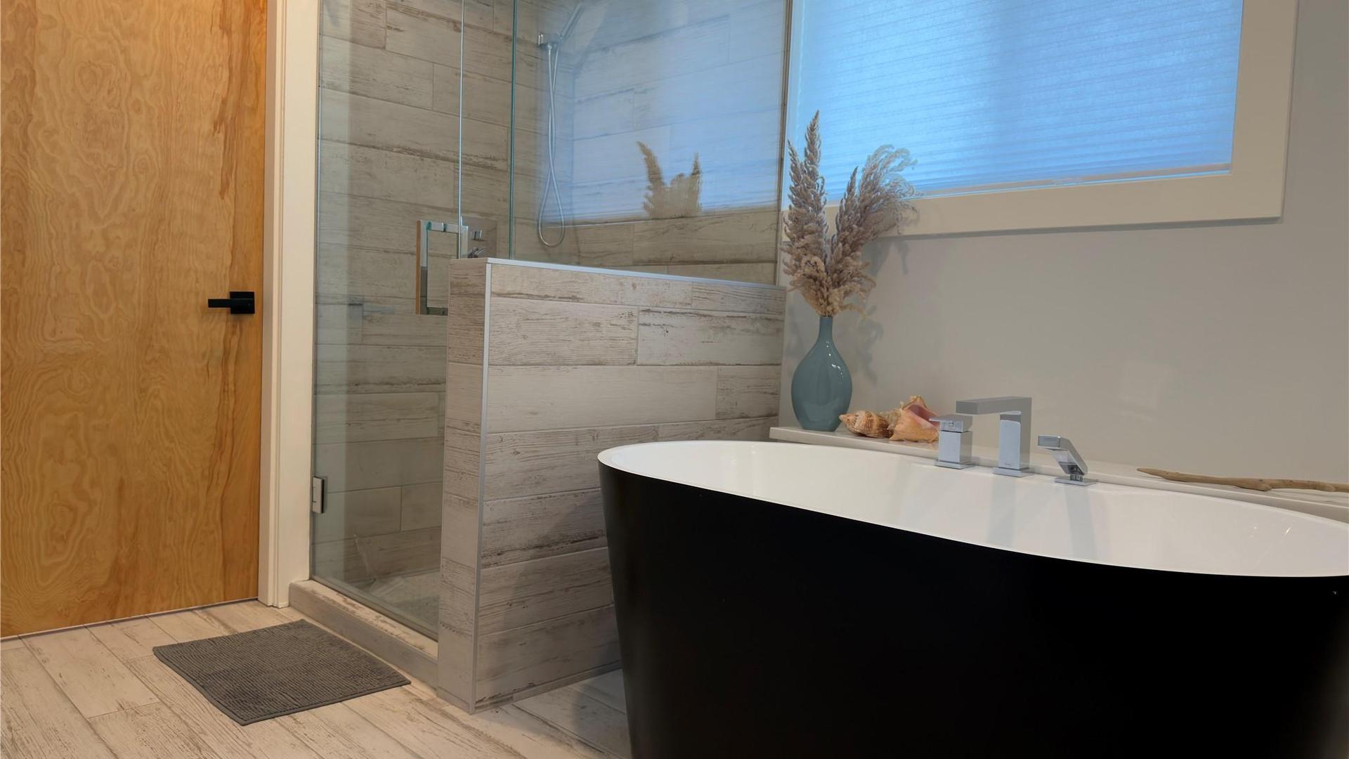 









338


Burne

Avenue,
Kelowna,




BC
V1Y 5P1

