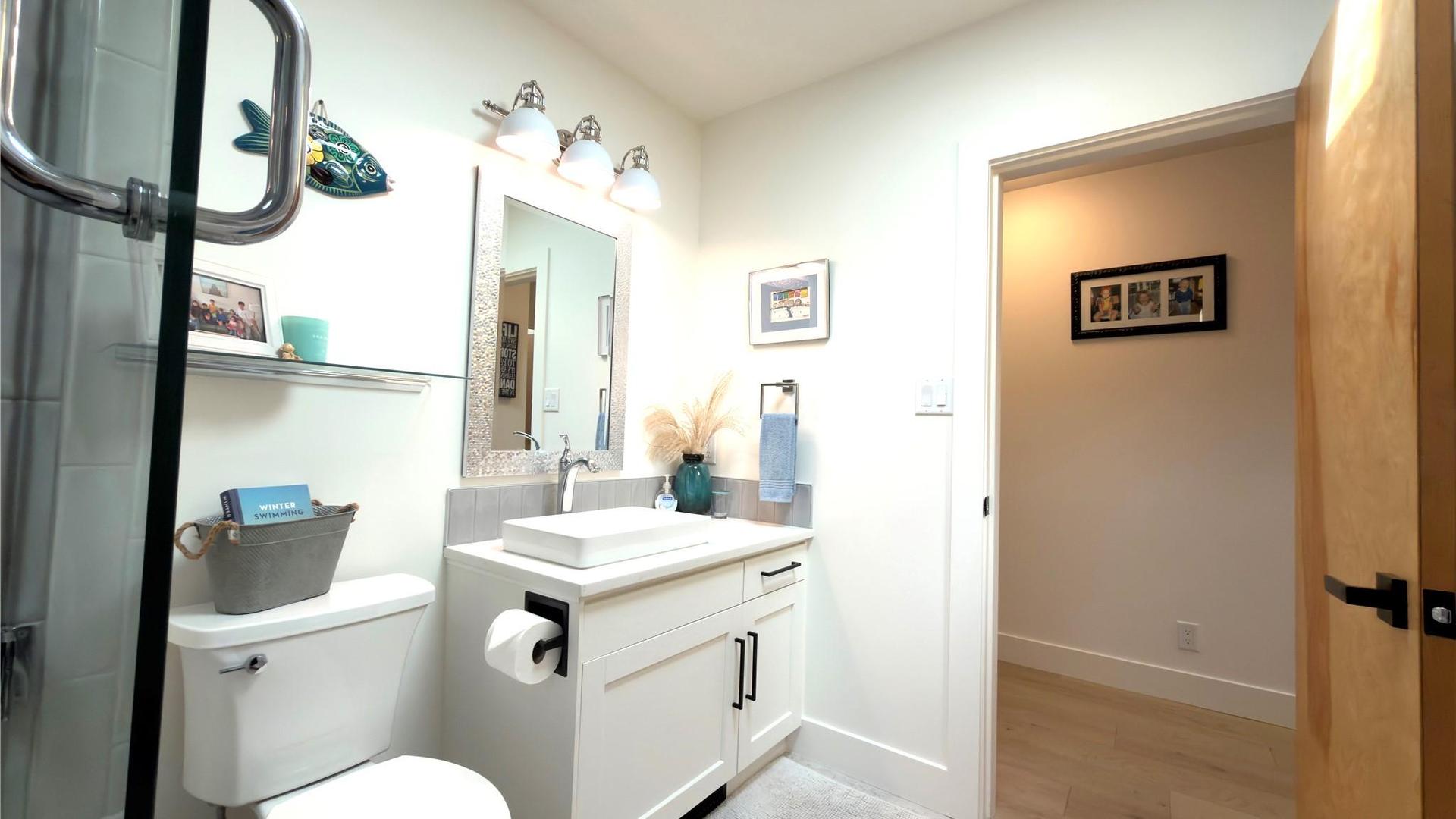 









338


Burne

Avenue,
Kelowna,




BC
V1Y 5P1

