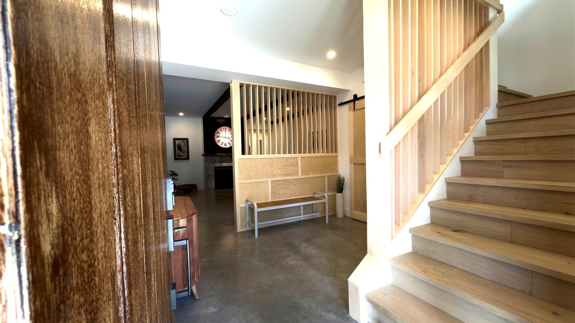 









338


Burne

Avenue,
Kelowna,




BC
V1Y 5P1

