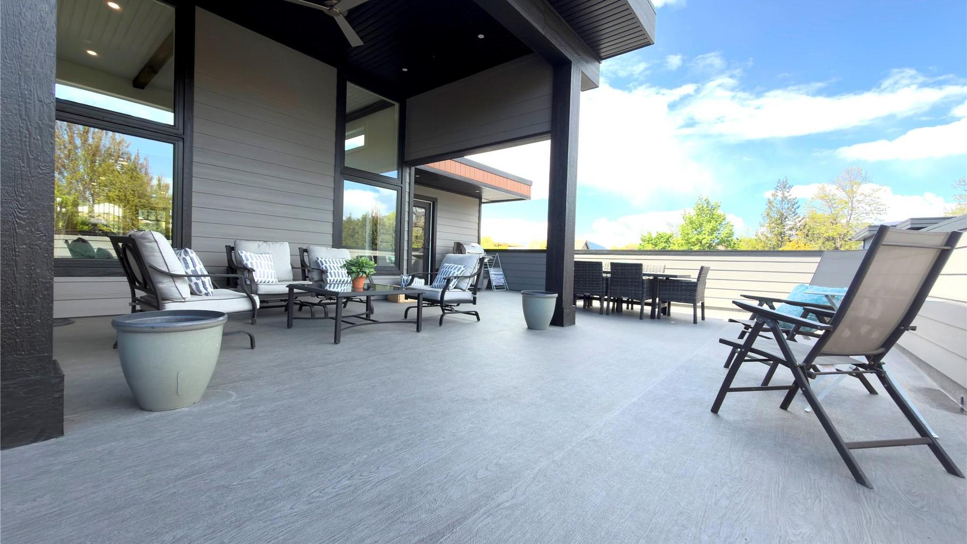 









338


Burne

Avenue,
Kelowna,




BC
V1Y 5P1


