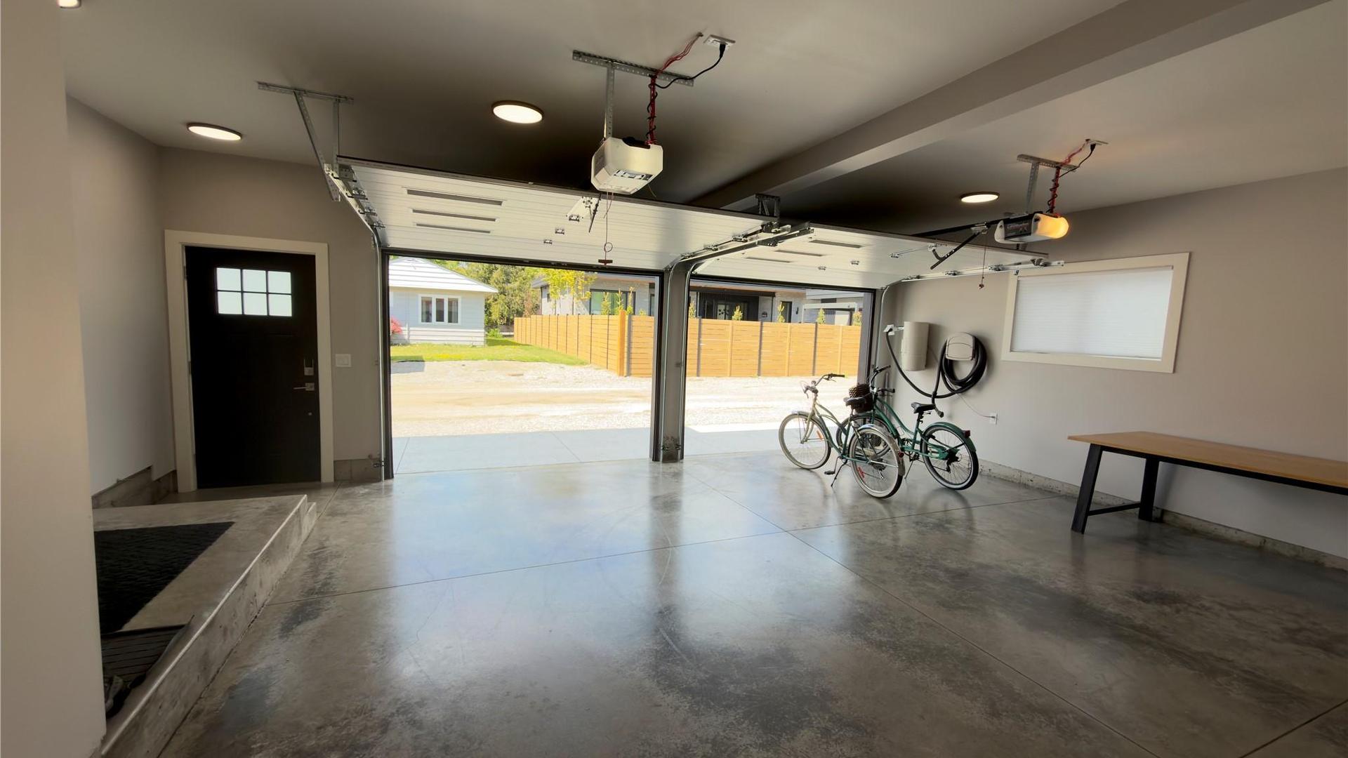 









338


Burne

Avenue,
Kelowna,




BC
V1Y 5P1

