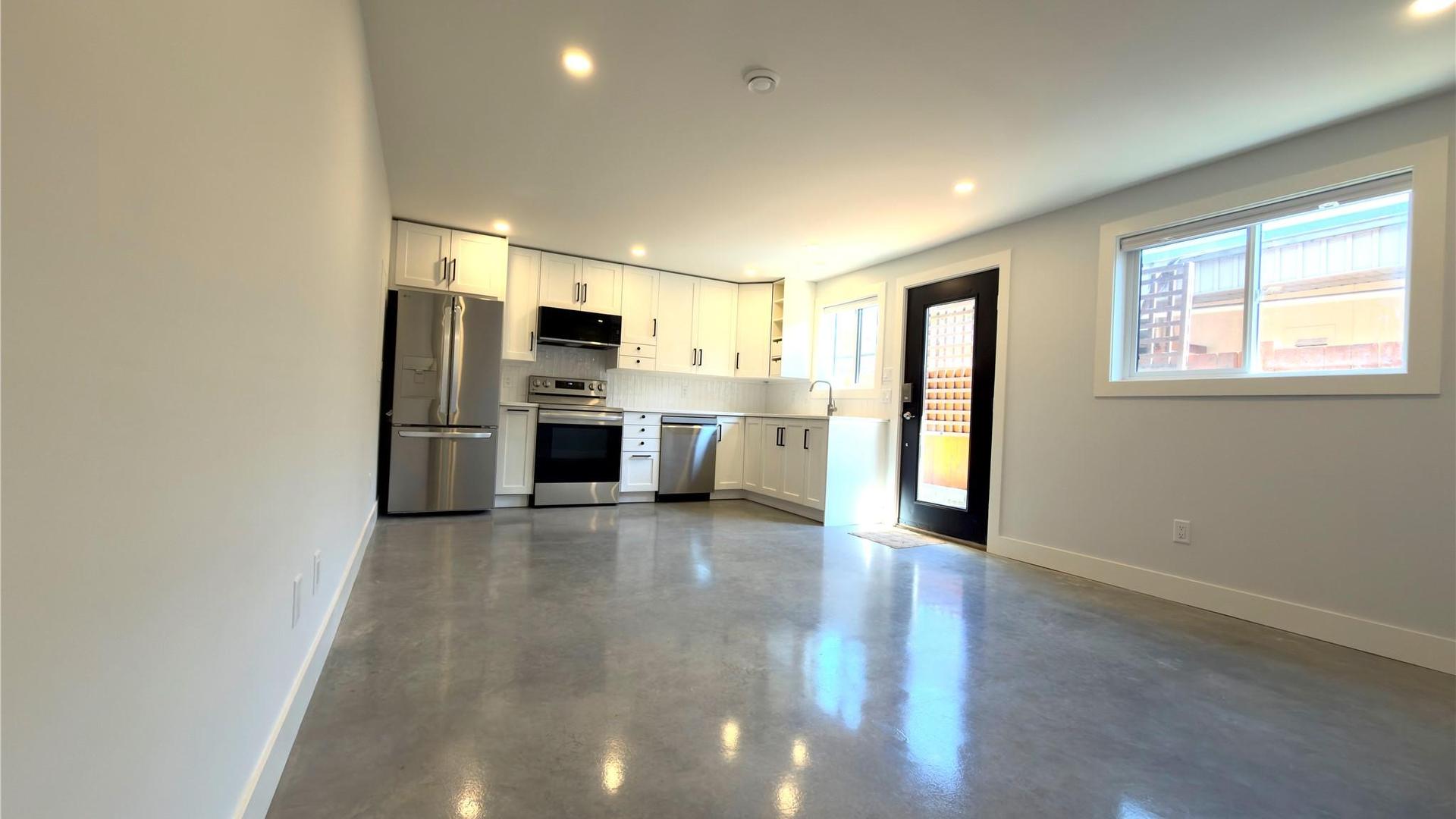 









338


Burne

Avenue,
Kelowna,




BC
V1Y 5P1


