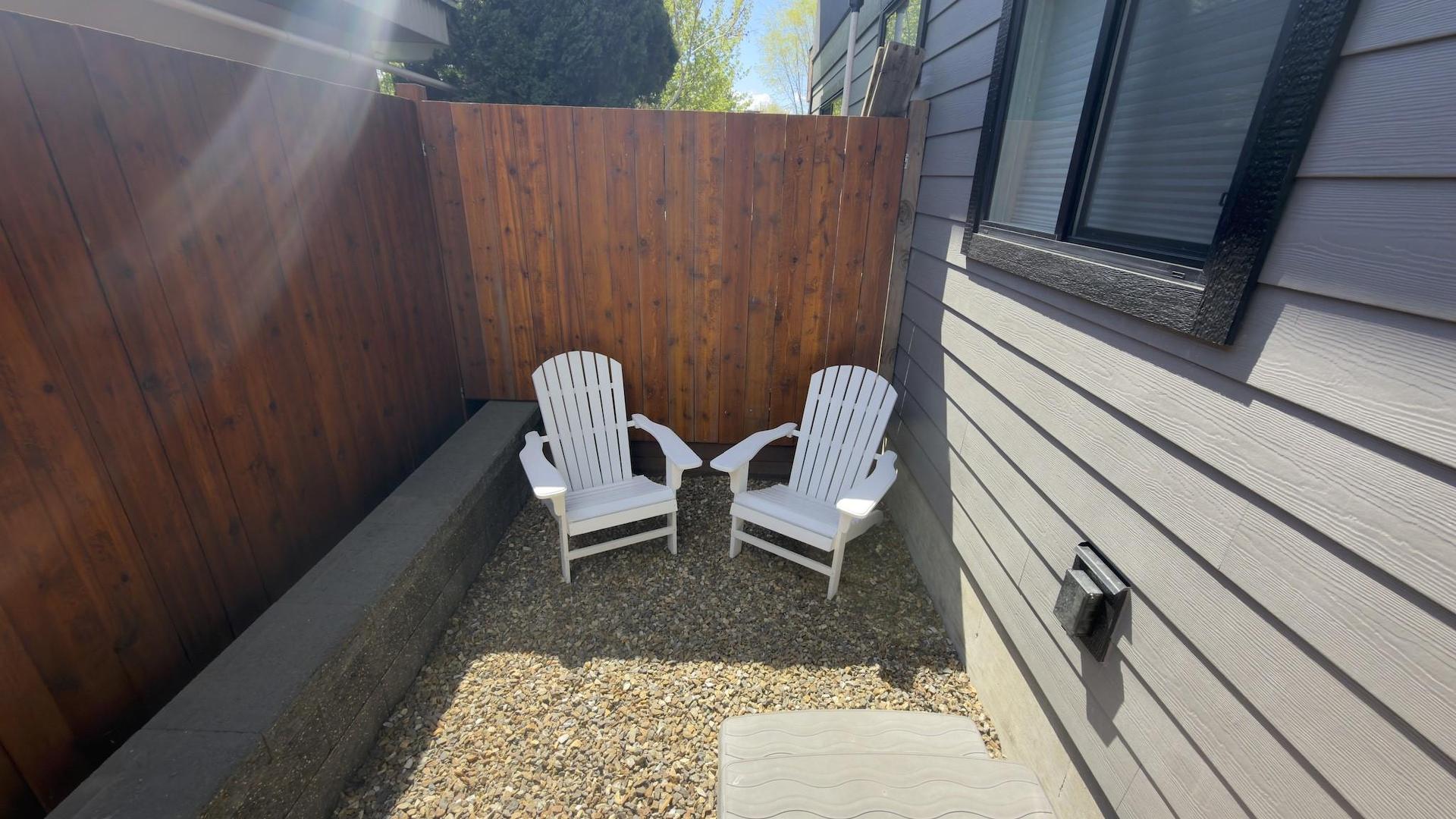 









338


Burne

Avenue,
Kelowna,




BC
V1Y 5P1

