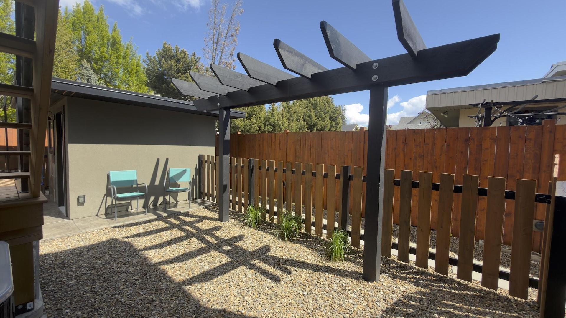 









338


Burne

Avenue,
Kelowna,




BC
V1Y 5P1

