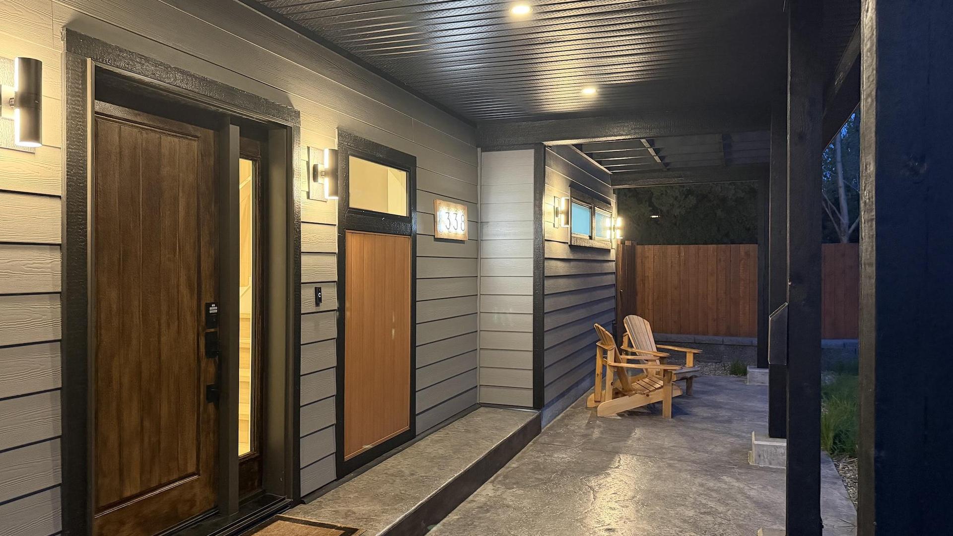 









338


Burne

Avenue,
Kelowna,




BC
V1Y 5P1

