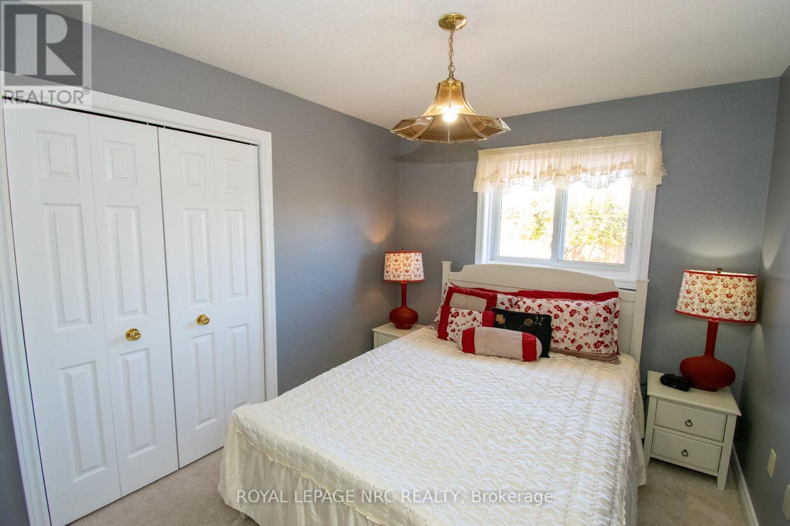 












7296 ALEX AVENUE

,
Niagara Falls (Oldfield),




Ontario
L2G7V4


