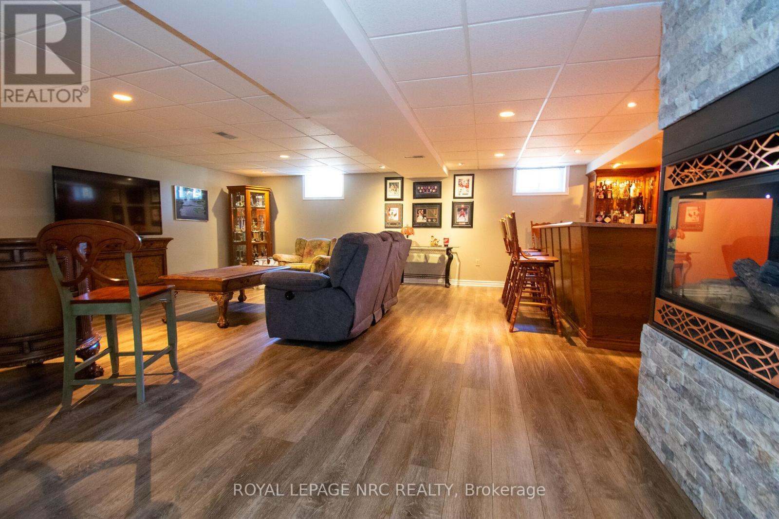 












7296 ALEX AVENUE

,
Niagara Falls (Oldfield),




Ontario
L2G7V4


