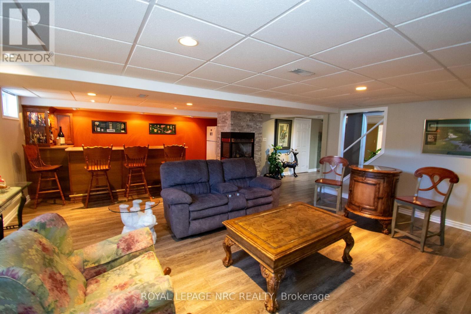 












7296 ALEX AVENUE

,
Niagara Falls (Oldfield),




Ontario
L2G7V4

