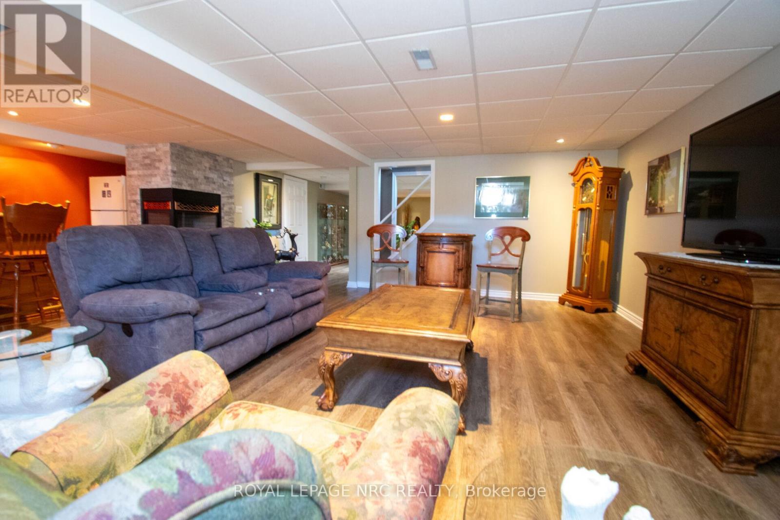 












7296 ALEX AVENUE

,
Niagara Falls (Oldfield),




Ontario
L2G7V4

