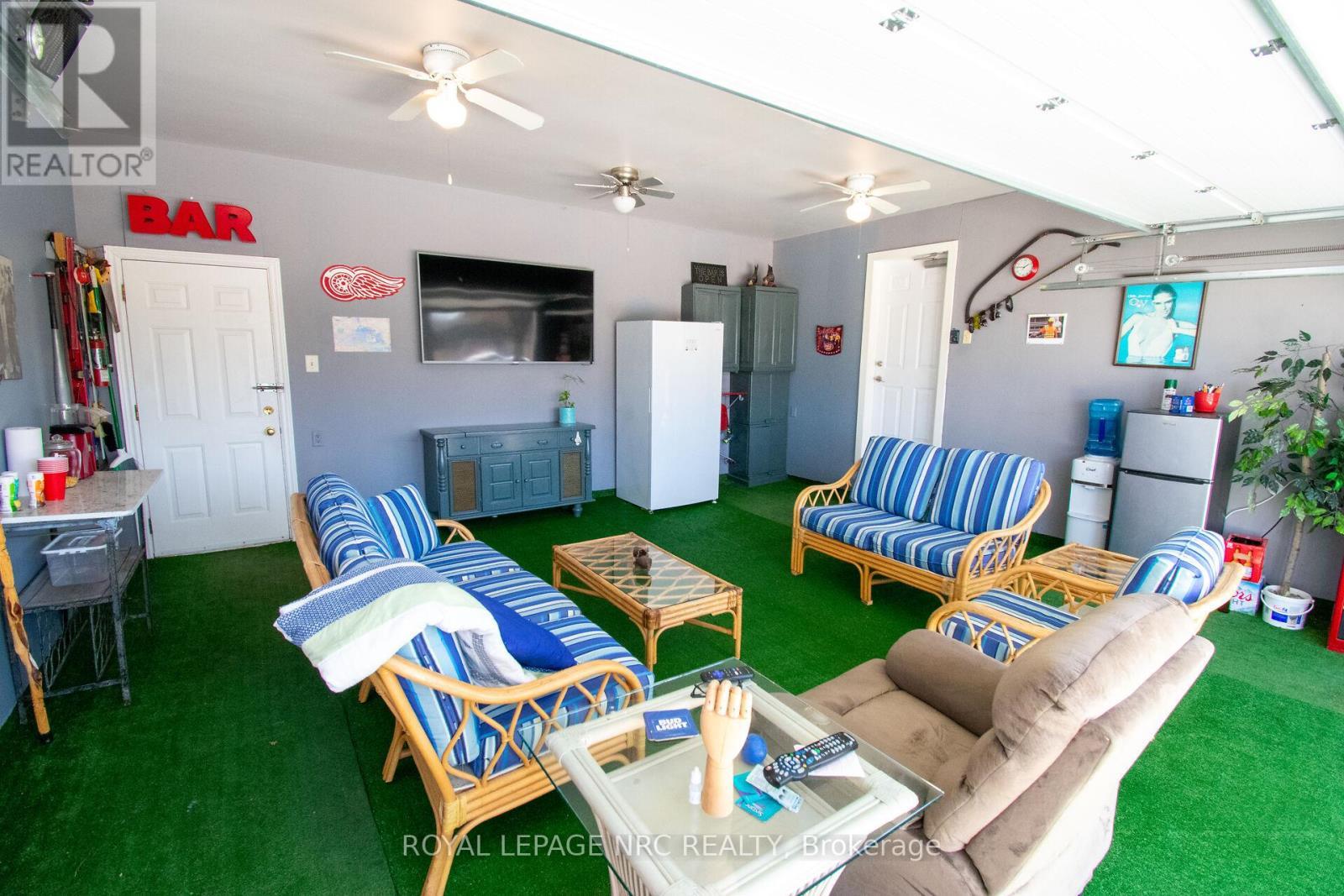 












7296 ALEX AVENUE

,
Niagara Falls (Oldfield),




Ontario
L2G7V4

