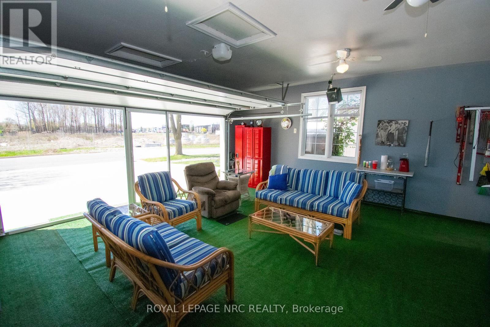 












7296 ALEX AVENUE

,
Niagara Falls (Oldfield),




Ontario
L2G7V4

