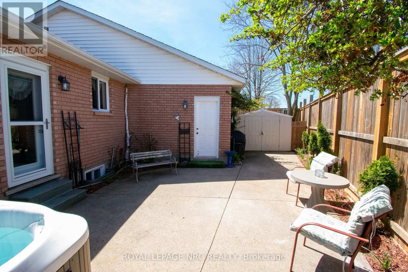 












7296 ALEX AVENUE

,
Niagara Falls (Oldfield),




Ontario
L2G7V4


